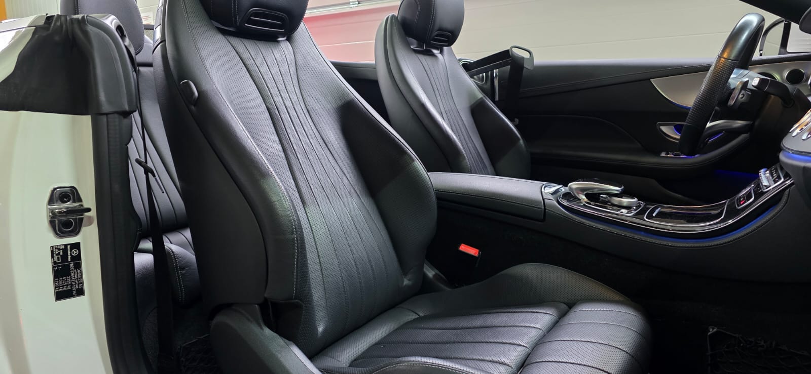 MERCEDES-BENZ E 200 AMG Line Cabriolet 9G-Tronic-image-9