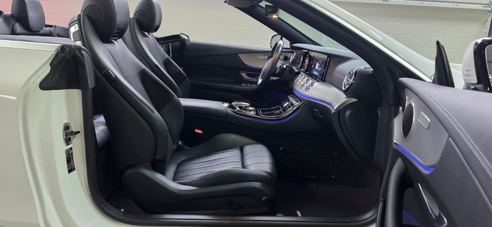 MERCEDES-BENZ E 200 AMG Line Cabriolet 9G-Tronic-image-8