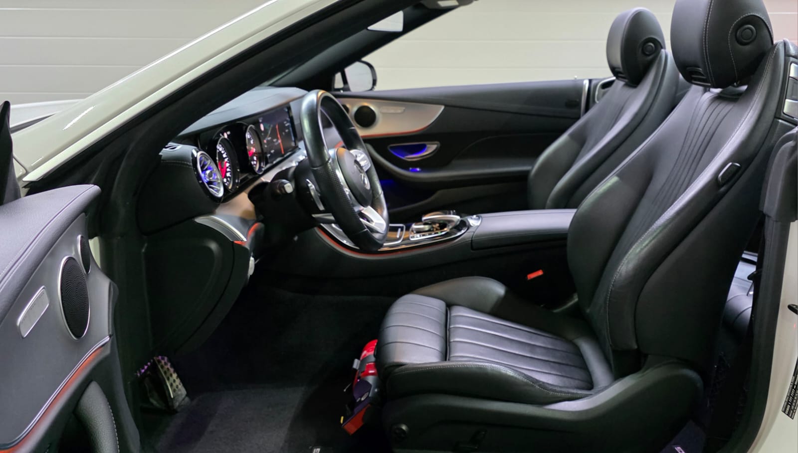 MERCEDES-BENZ E 200 AMG Line Cabriolet 9G-Tronic-image-11