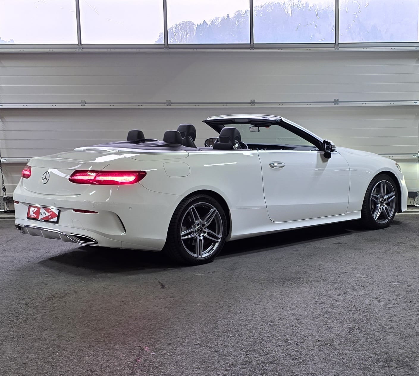 MERCEDES-BENZ E 200 AMG Line Cabriolet 9G-Tronic-image-4