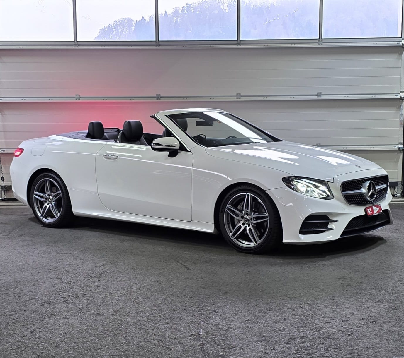 MERCEDES-BENZ E 200 AMG Line Cabriolet 9G-Tronic-image-6