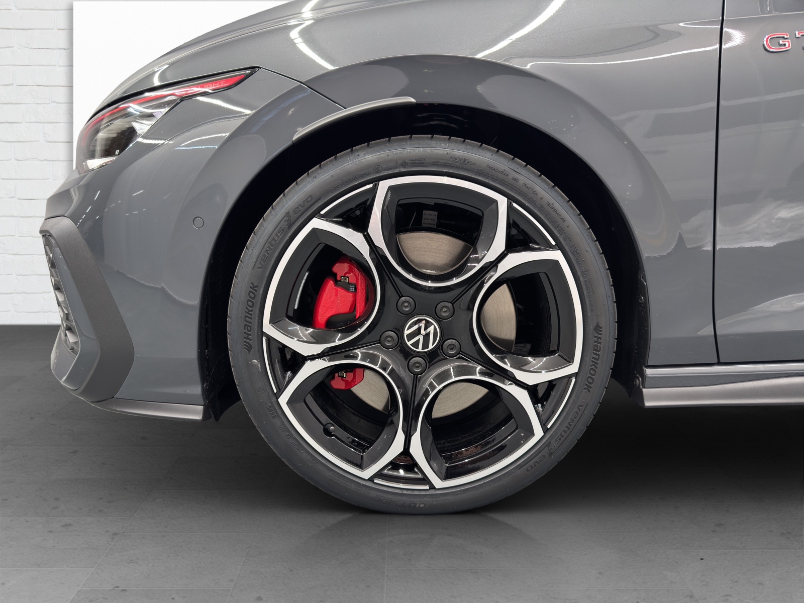 VW Golf VIII 2.0 TSI GTI DSG-image-5