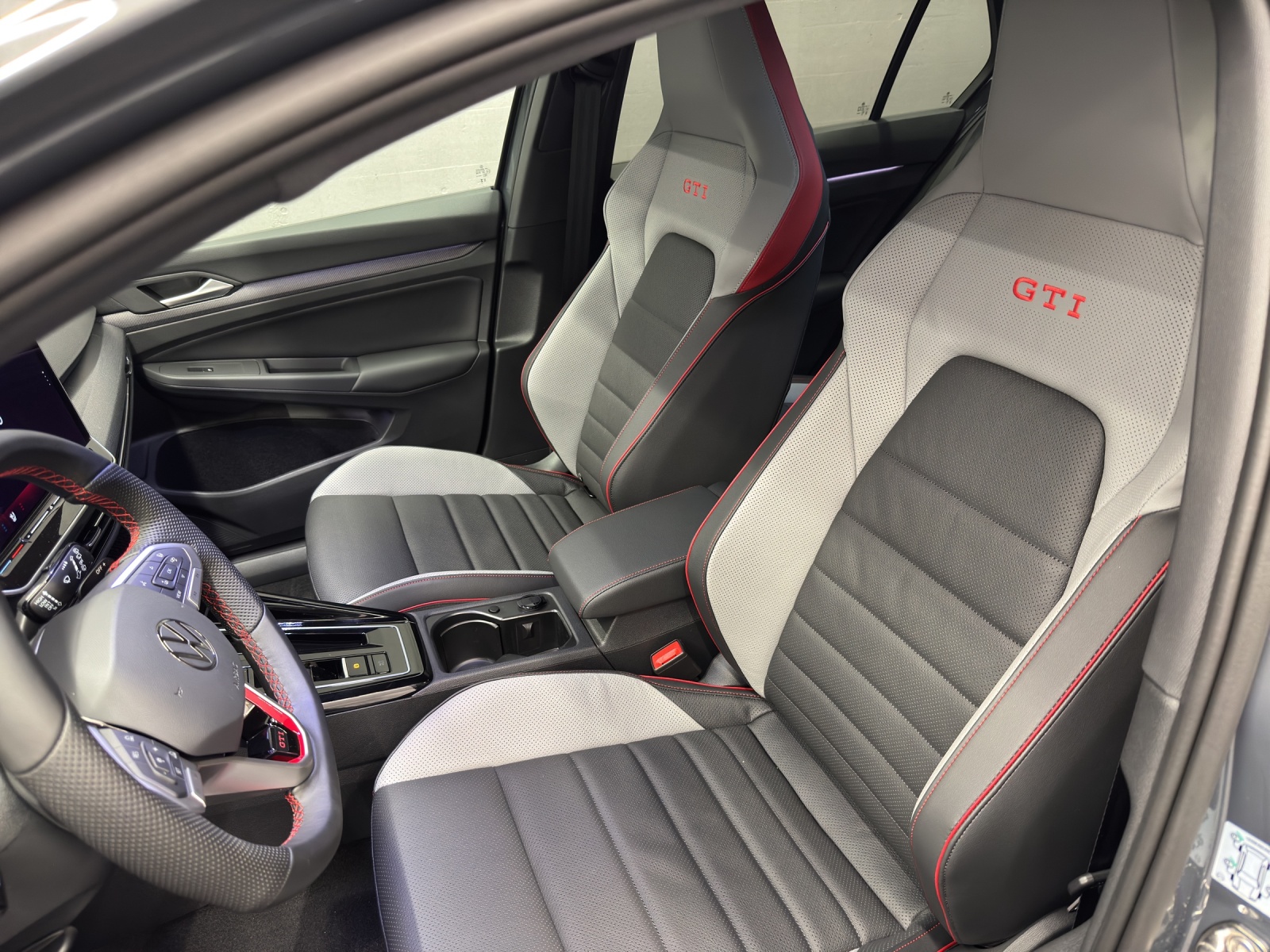 VW Golf VIII 2.0 TSI GTI DSG-image-13