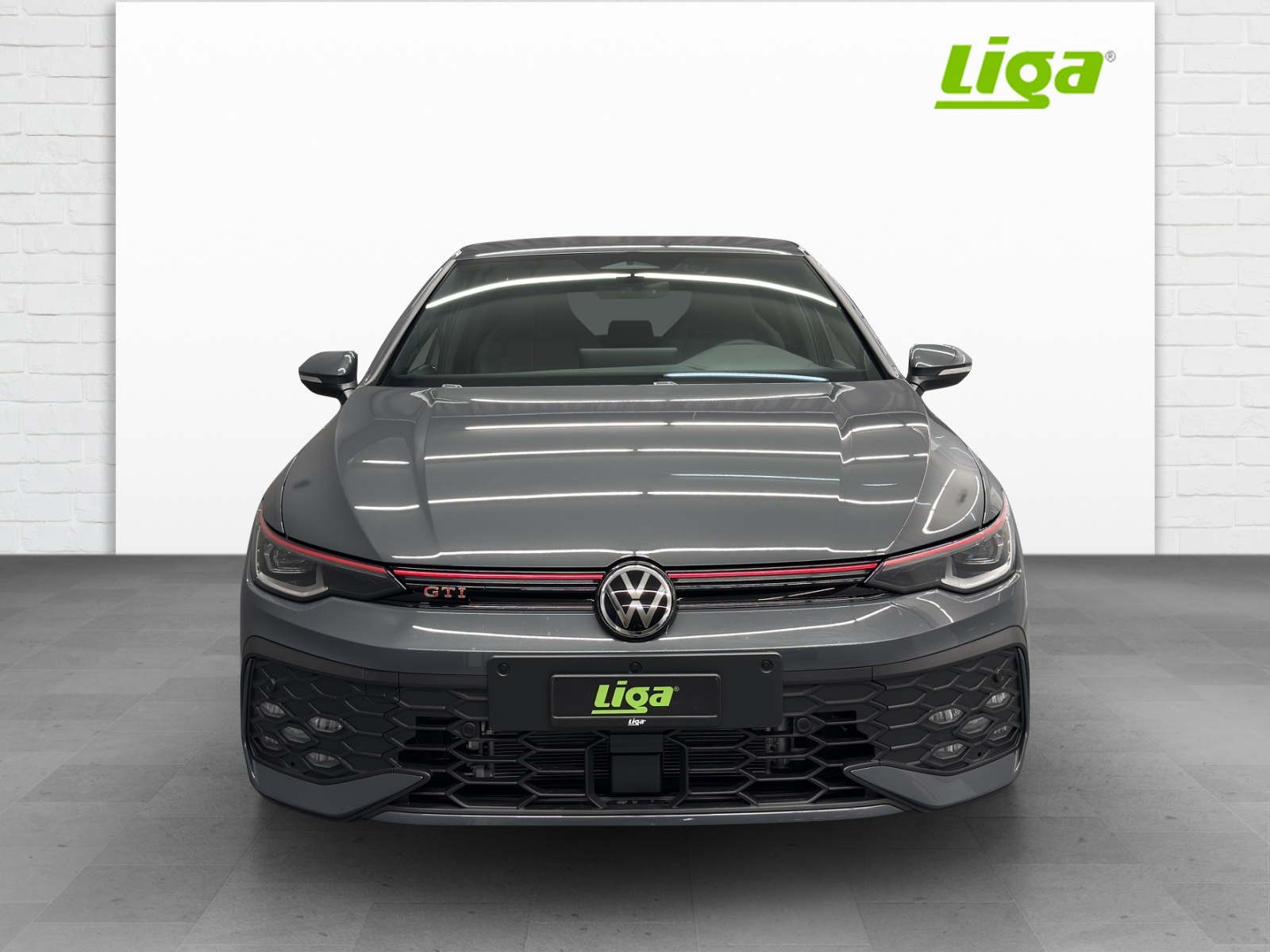 VW Golf VIII 2.0 TSI GTI DSG-image-2
