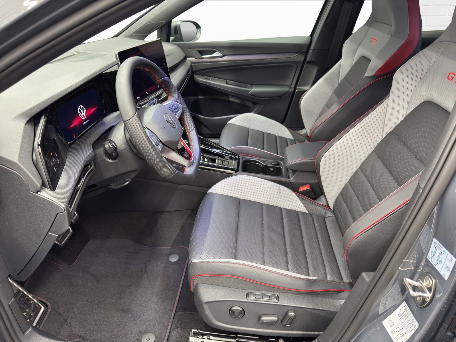 VW Golf VIII 2.0 TSI GTI DSG-image-6