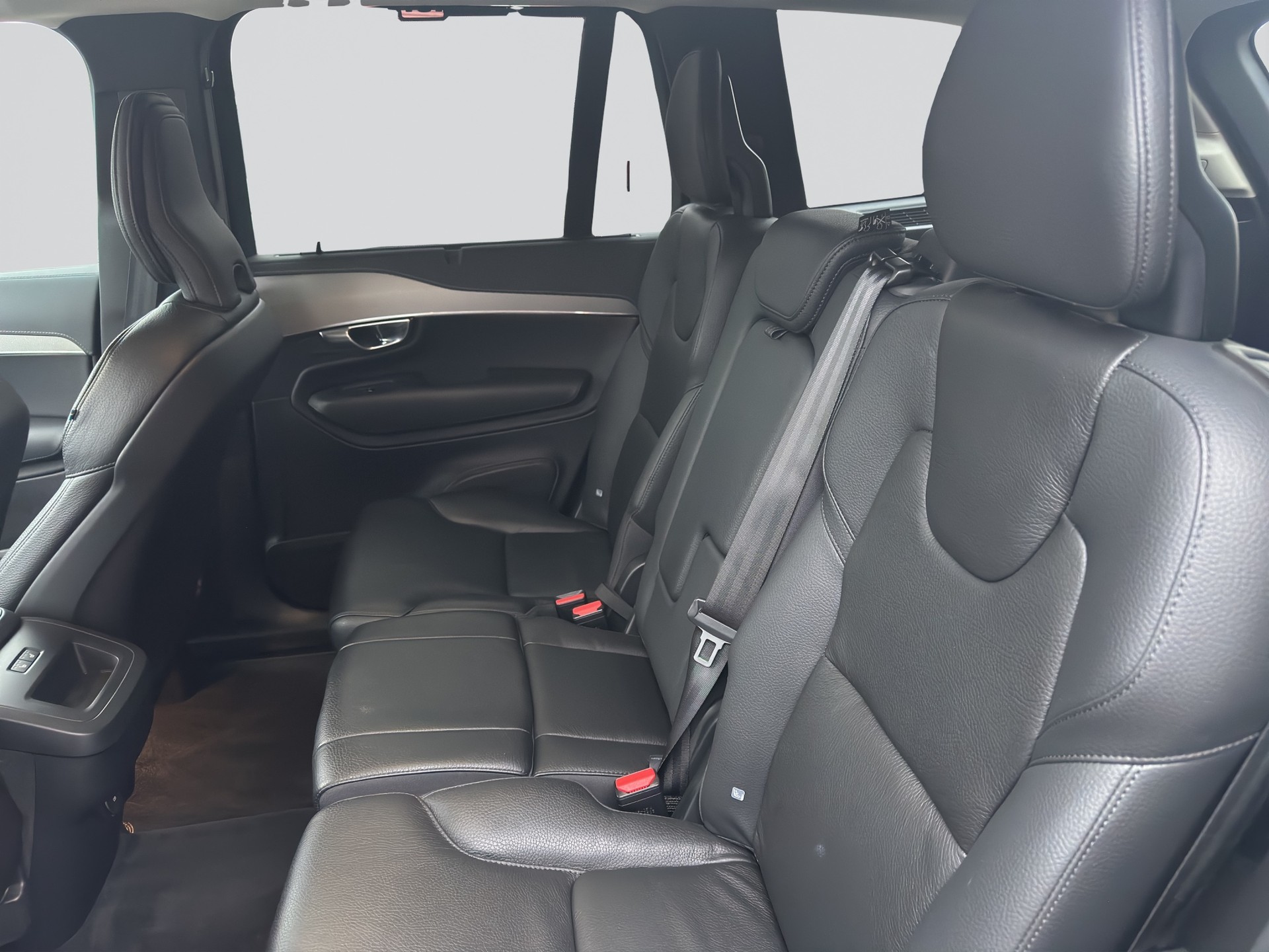 VOLVO XC90 B5 AWD Plus Dark Geartronic 7PL-image-8