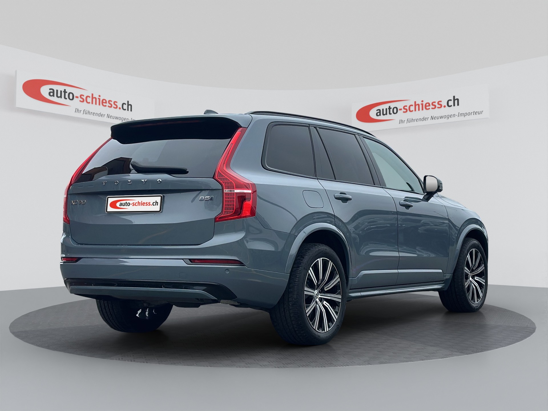 VOLVO XC90 B5 AWD Plus Dark Geartronic 7PL-image-5