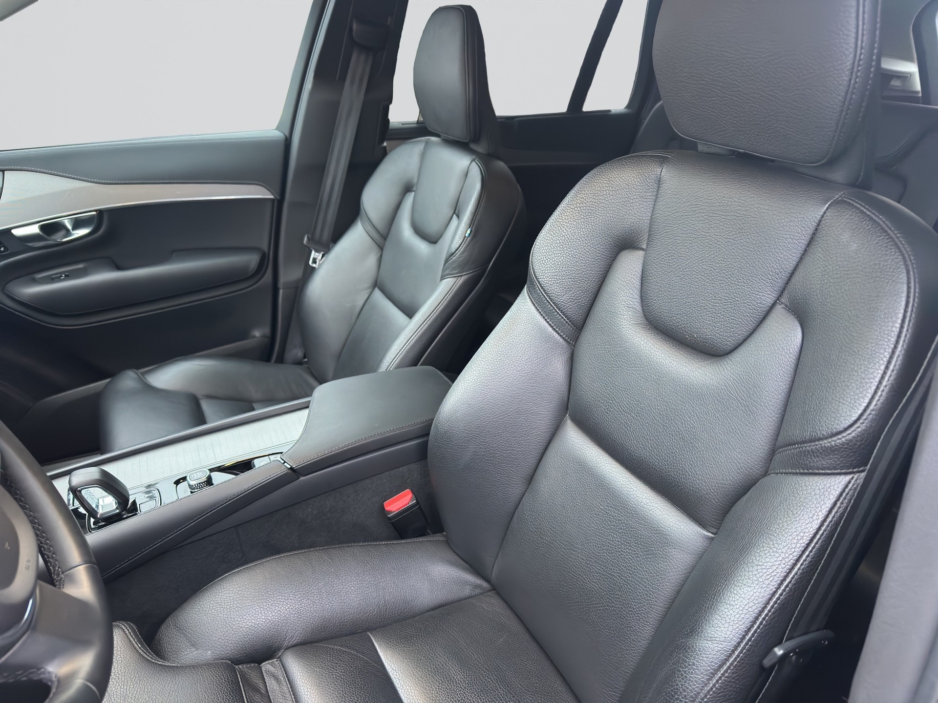 VOLVO XC90 B5 AWD Plus Dark Geartronic 7PL-image-7