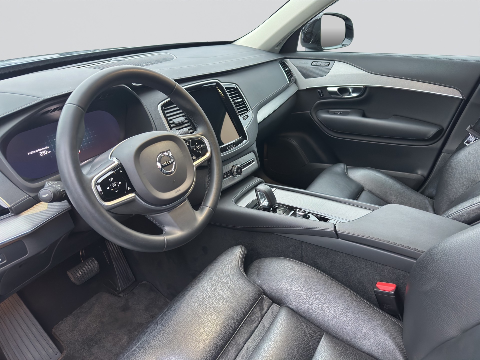 VOLVO XC90 B5 AWD Plus Dark Geartronic 7PL-image-6