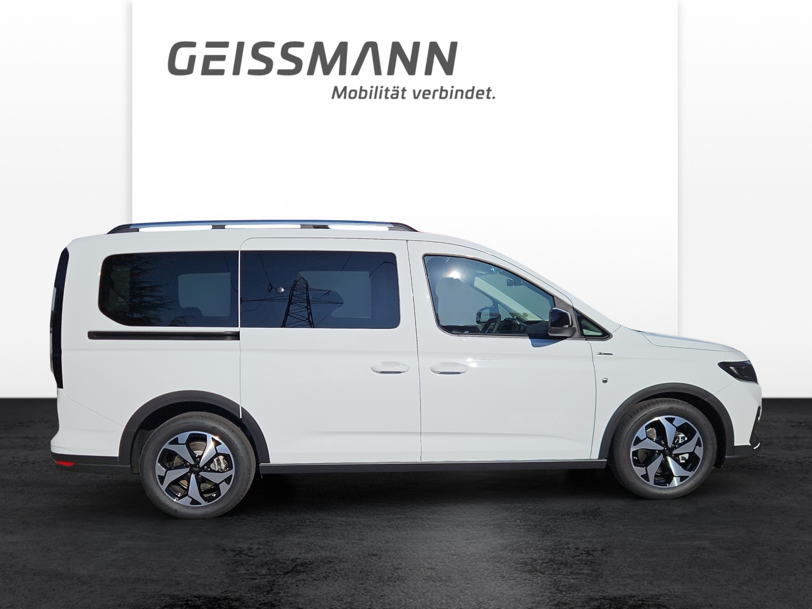 FORD Tourneo Grand Connect 1.5 EcoBoost 150 Active PHEV-image-2