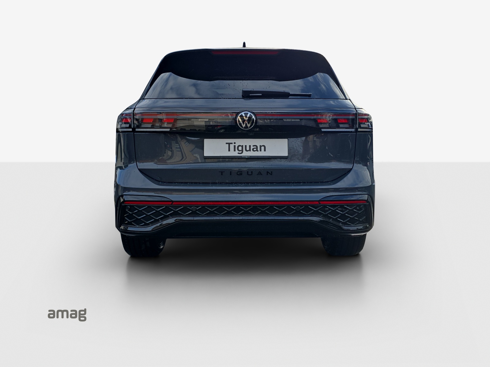 VW Tiguan 2.0 TSI DSG R-Line 4Motion-image-3