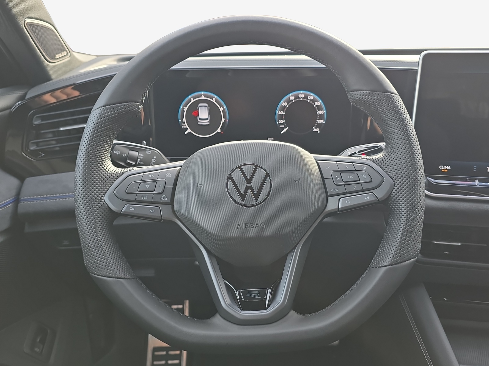 VW Tiguan 2.0 TSI DSG R-Line 4Motion-image-9