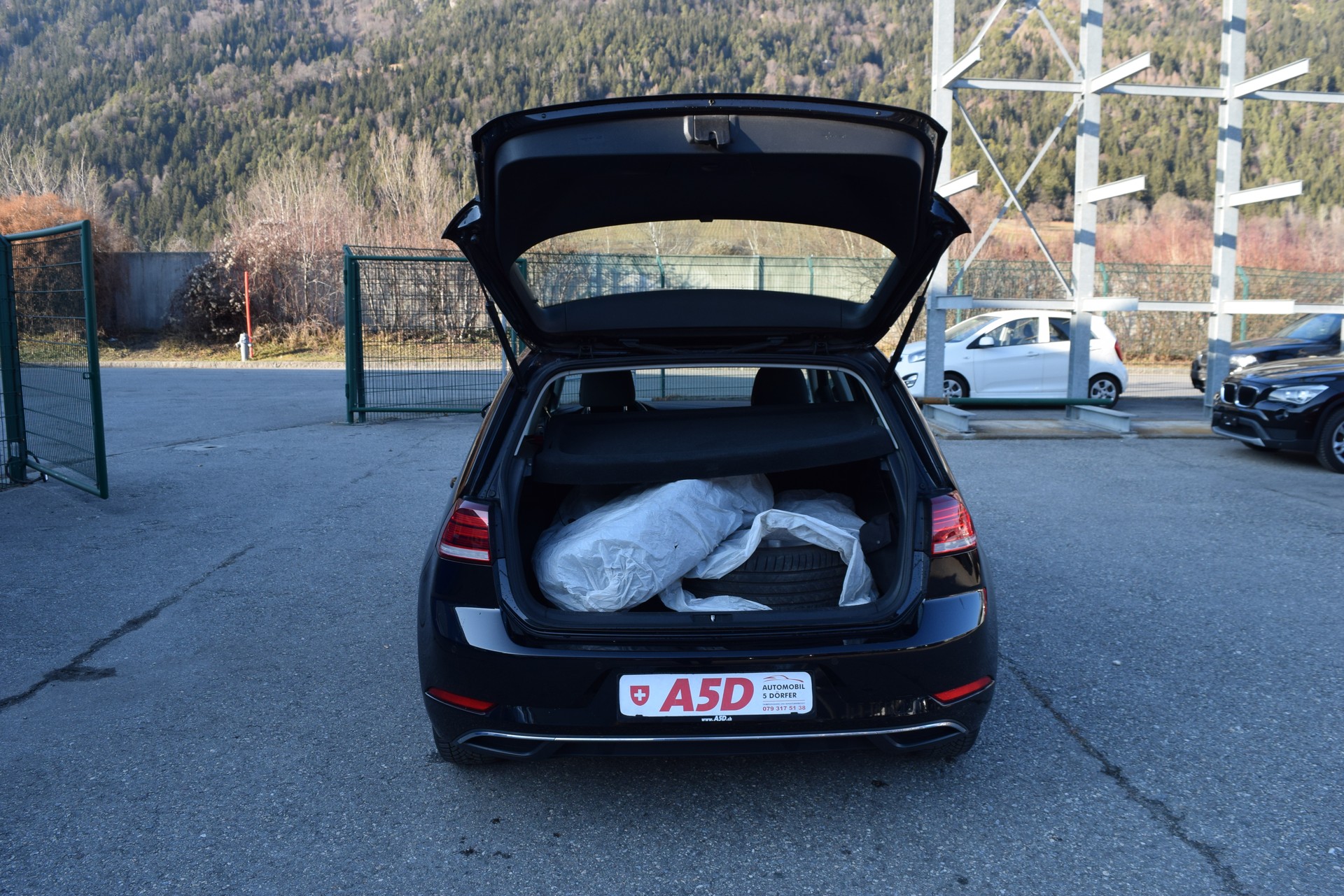 VW Golf 2.0 TDI Comfortline Swiss Line Limited 4M-image-6