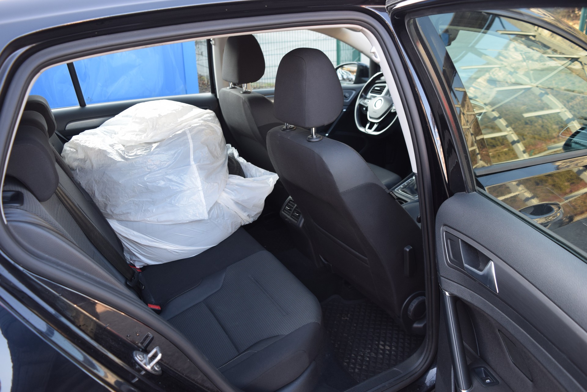 VW Golf 2.0 TDI Comfortline Swiss Line Limited 4M-image-10