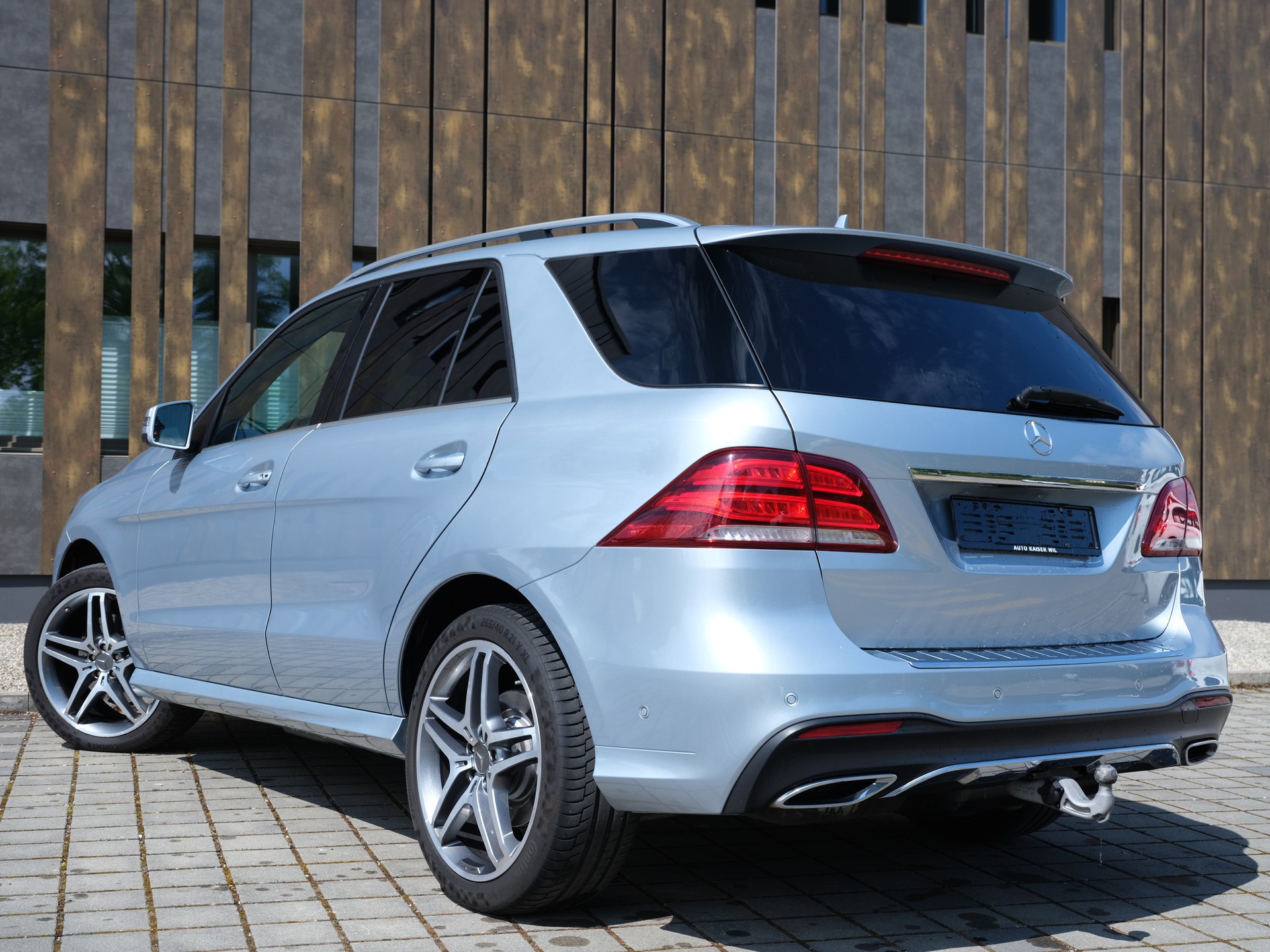 MERCEDES-BENZ GLE 350 d 4Matic AMG-Line 9G-Tronic-image-7