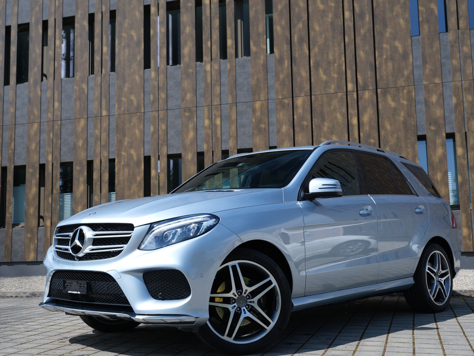 MERCEDES-BENZ GLE 350 d 4Matic AMG-Line 9G-Tronic-image-1