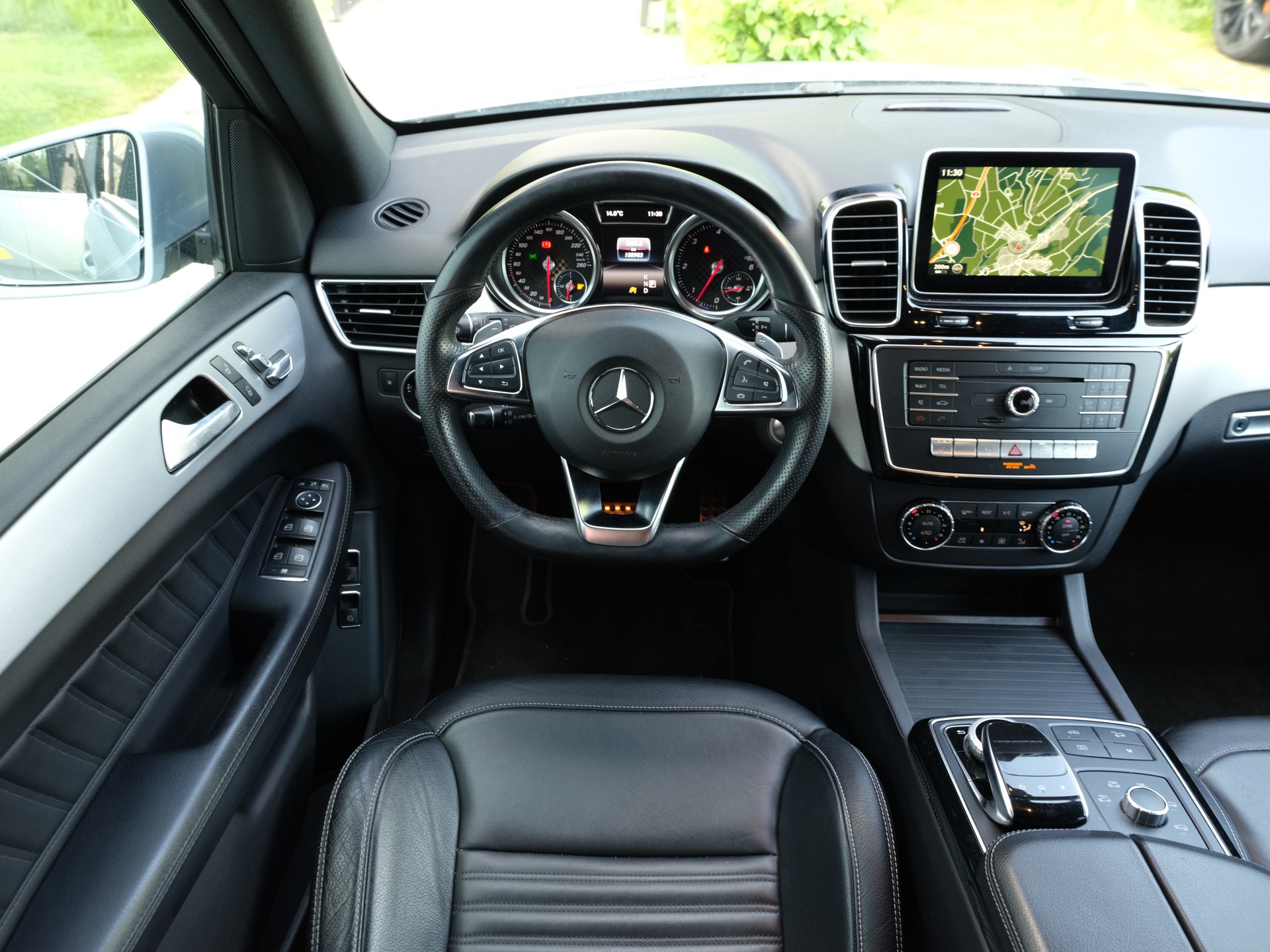 MERCEDES-BENZ GLE 350 d 4Matic AMG-Line 9G-Tronic-image-19