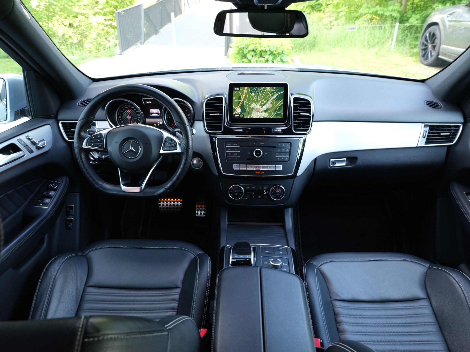 MERCEDES-BENZ GLE 350 d 4Matic AMG-Line 9G-Tronic-image-18