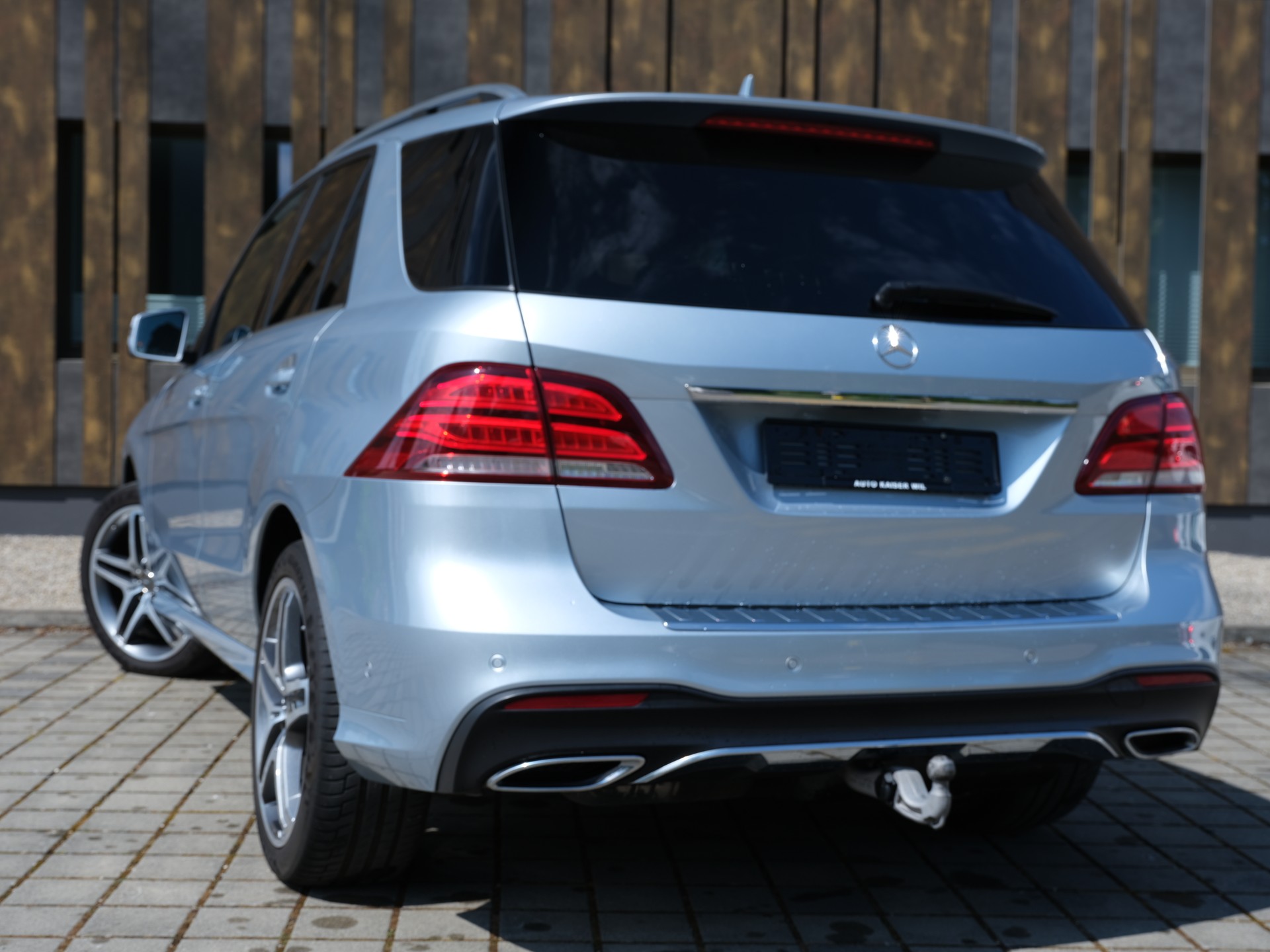 MERCEDES-BENZ GLE 350 d 4Matic AMG-Line 9G-Tronic-image-9