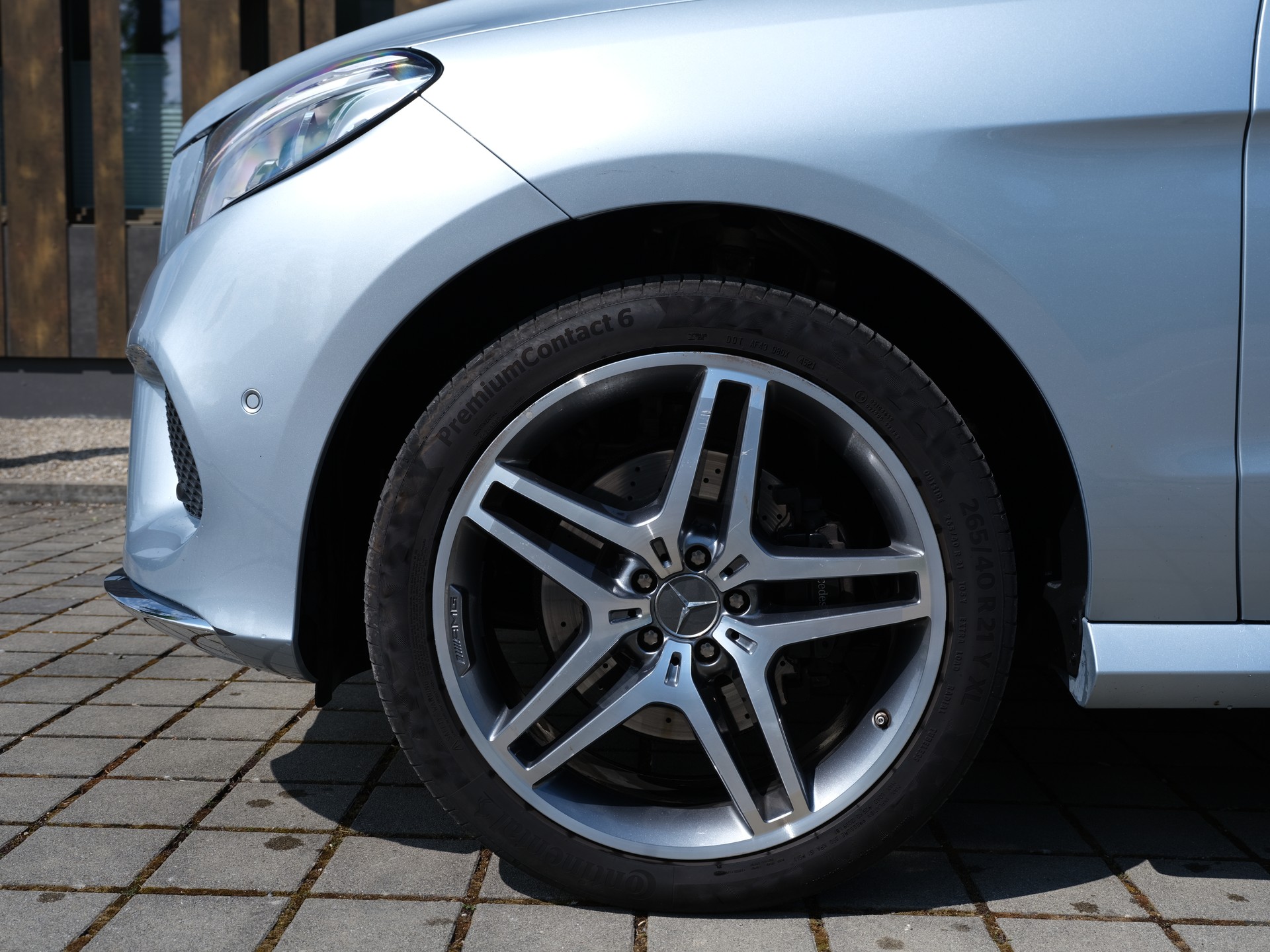 MERCEDES-BENZ GLE 350 d 4Matic AMG-Line 9G-Tronic-image-3