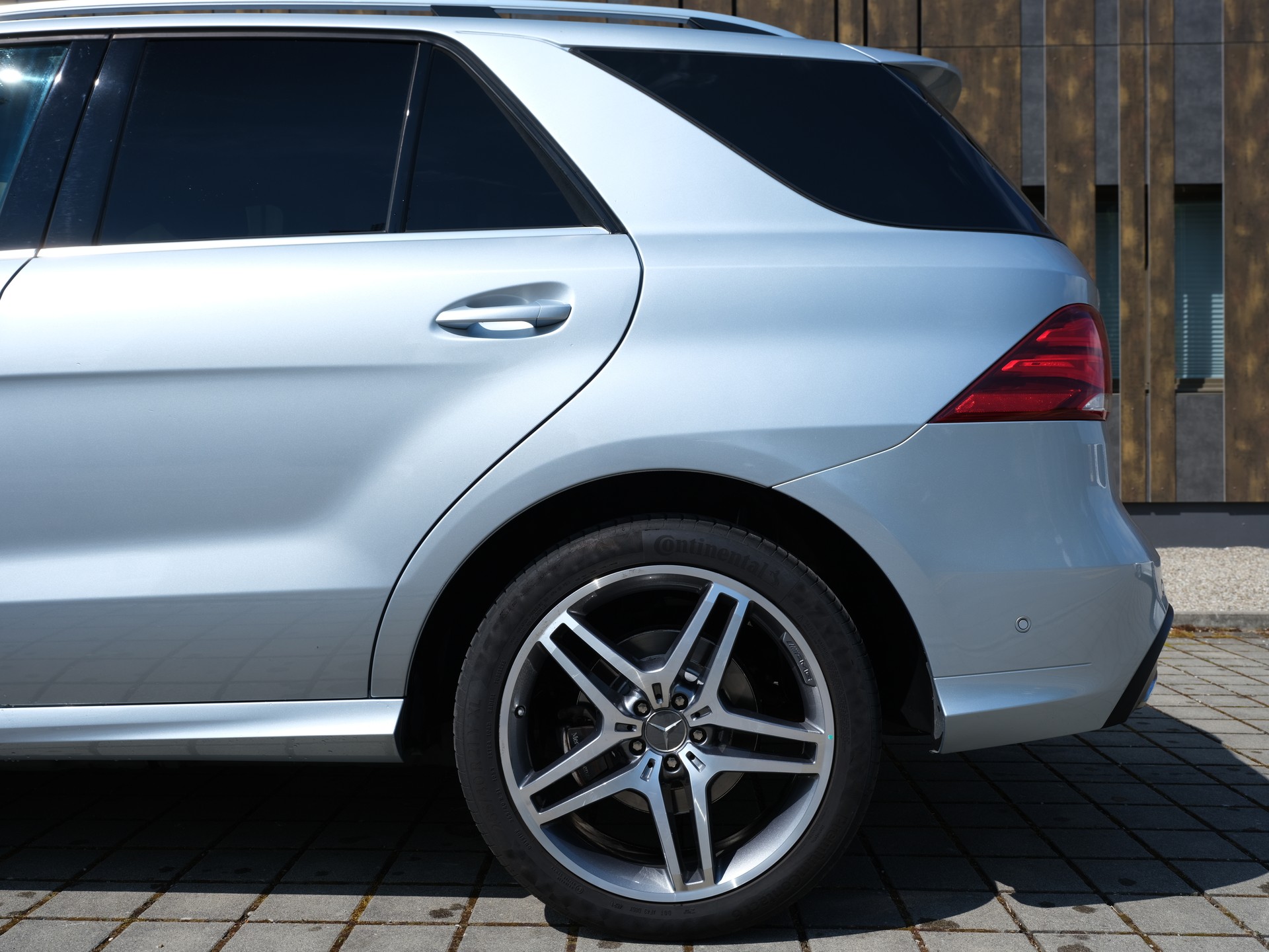 MERCEDES-BENZ GLE 350 d 4Matic AMG-Line 9G-Tronic-image-6