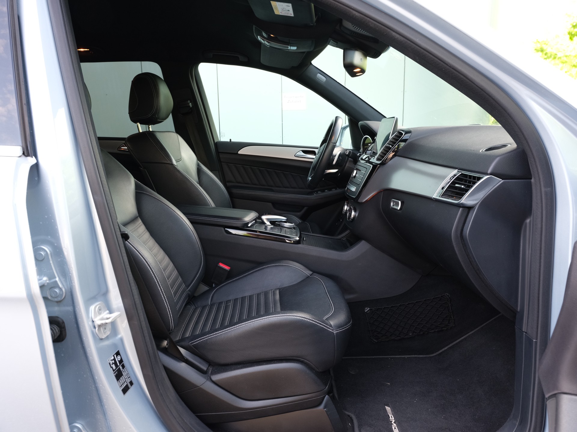 MERCEDES-BENZ GLE 350 d 4Matic AMG-Line 9G-Tronic-image-23