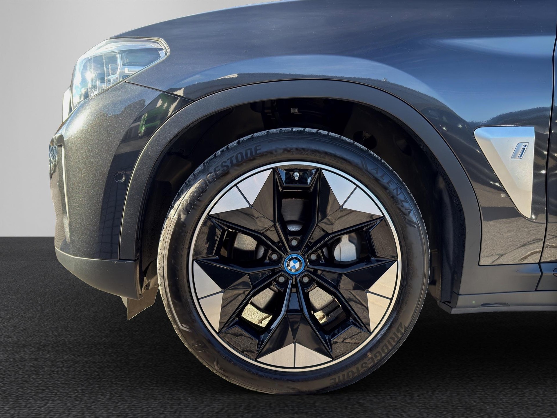 BMW iX3 Impressive-image-8