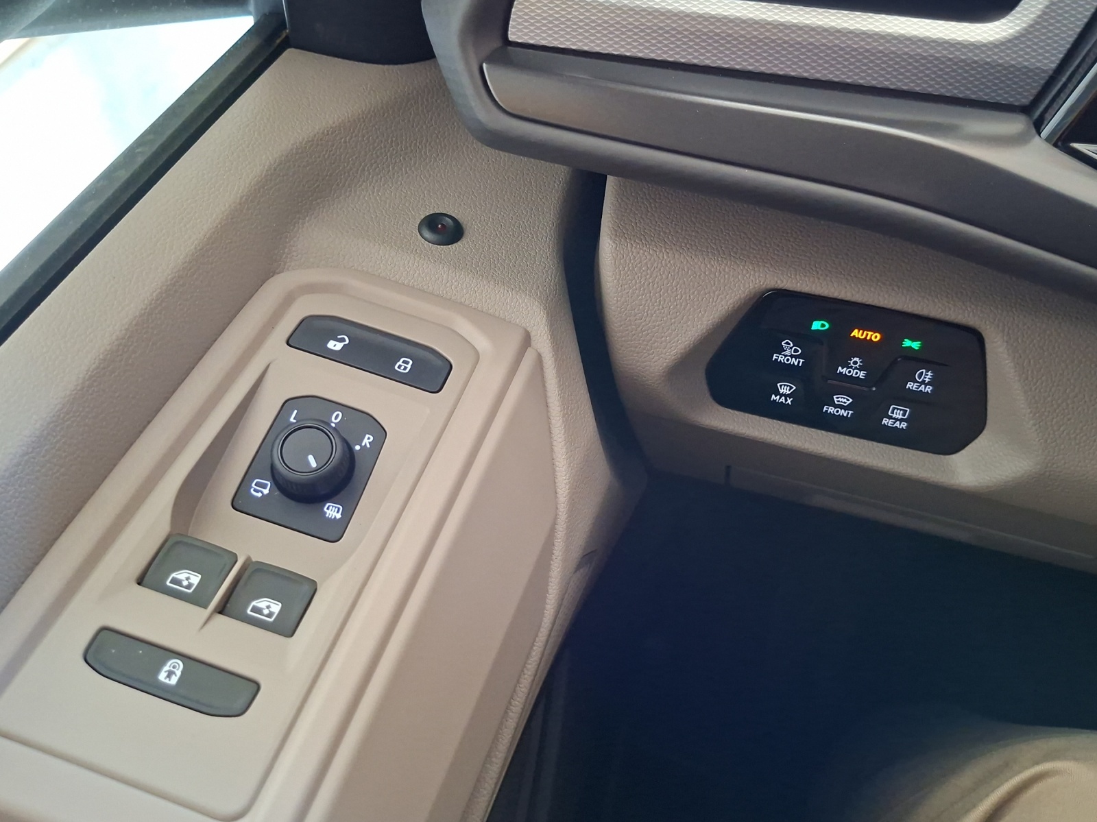 VW Multivan 2.0 TDI Liberty DSG-image-10