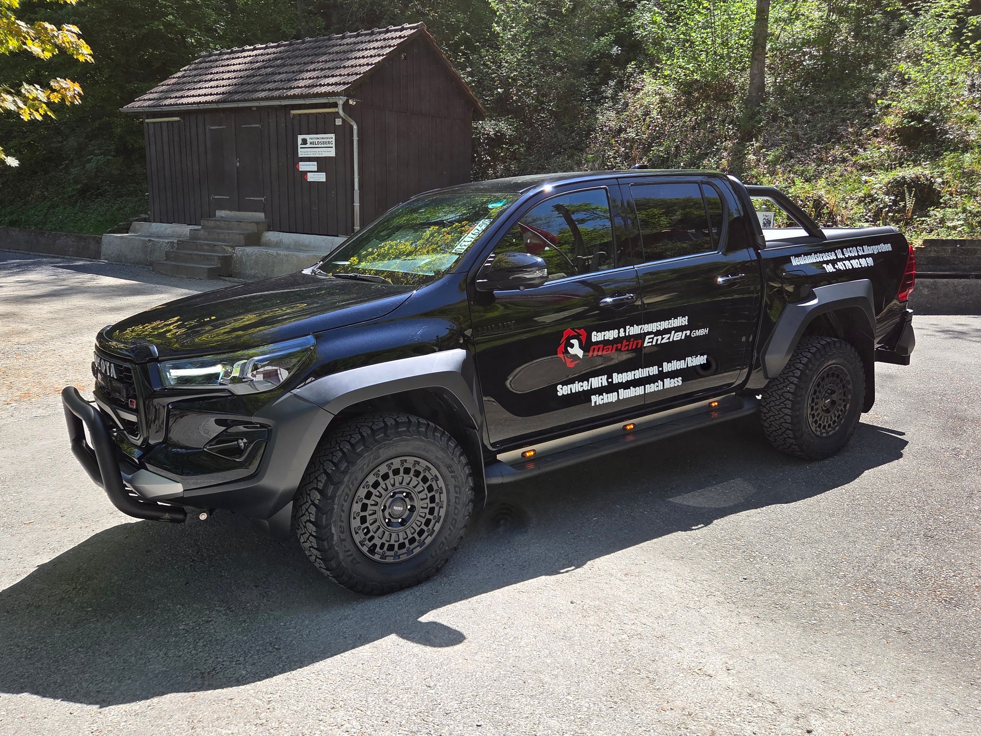 TOYOTA Hilux 2.8D-4D GR II Double Cab 4x4 A-image-1