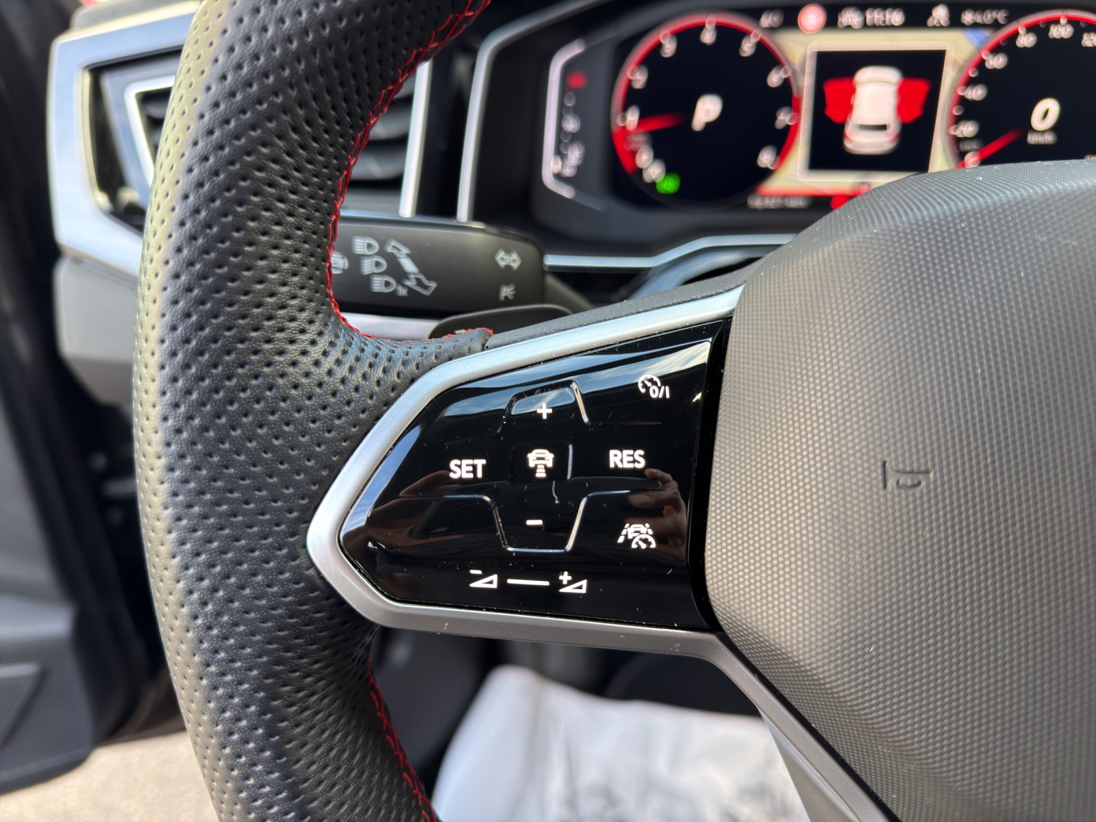 VW Polo 2.0 TSI GTI DSG-image-23