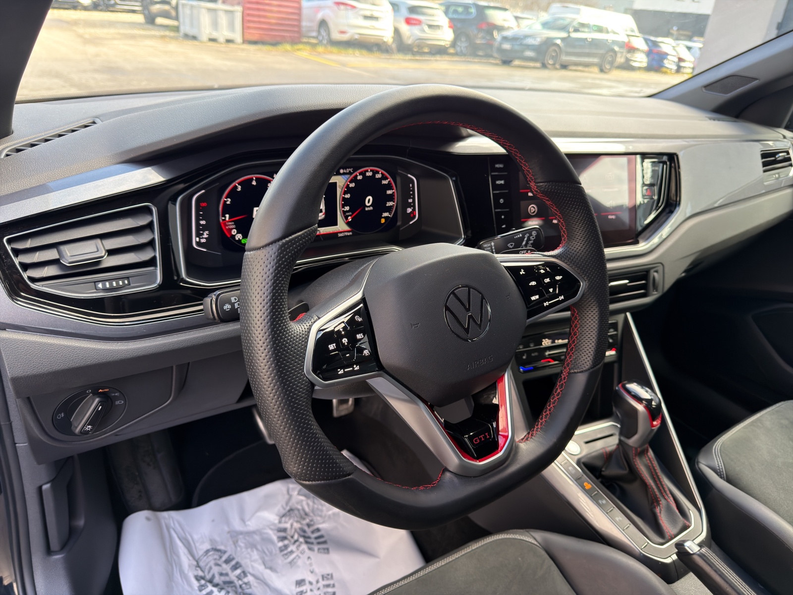 VW Polo 2.0 TSI GTI DSG-image-25