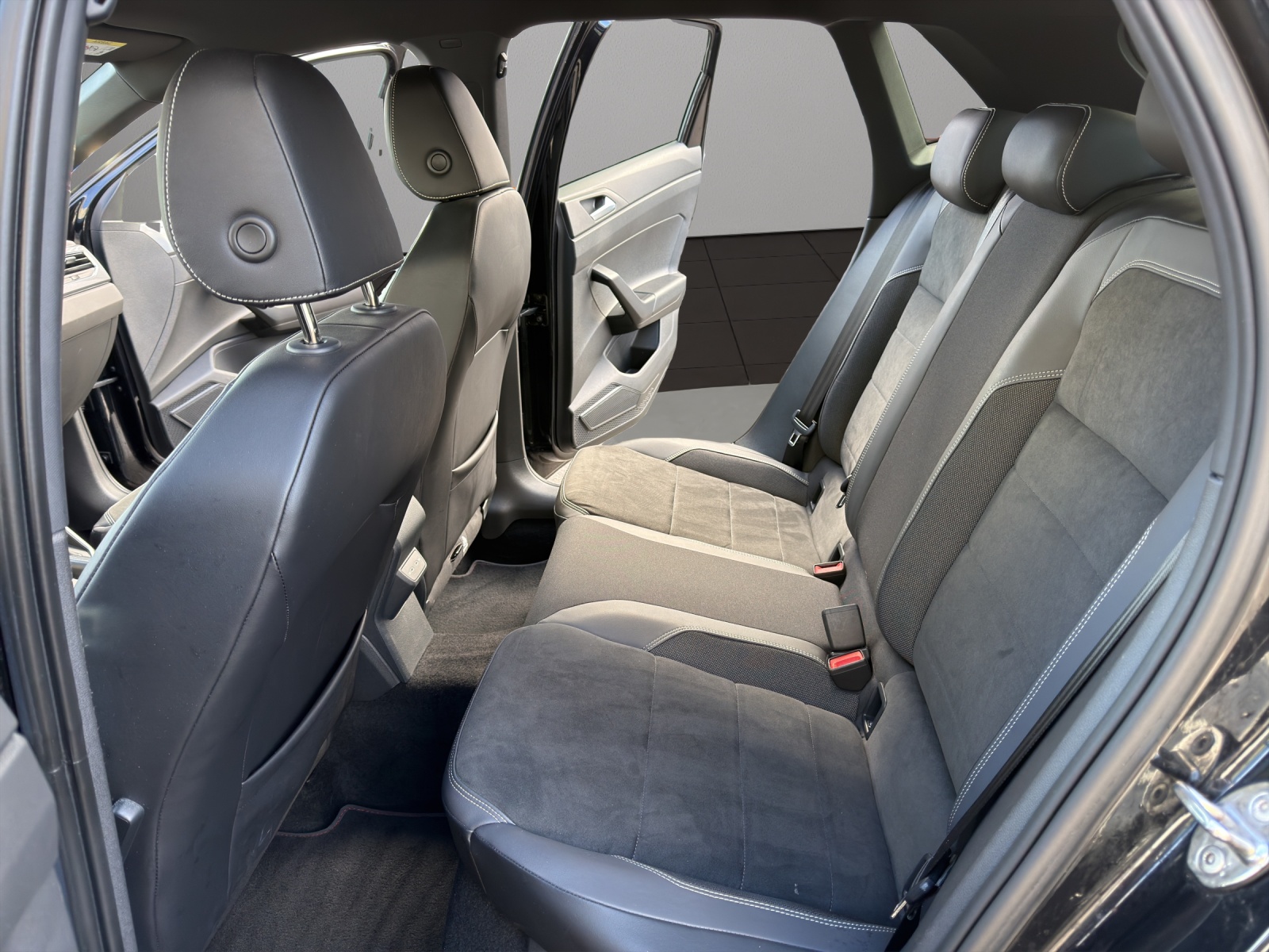 VW Polo 2.0 TSI GTI DSG-image-12