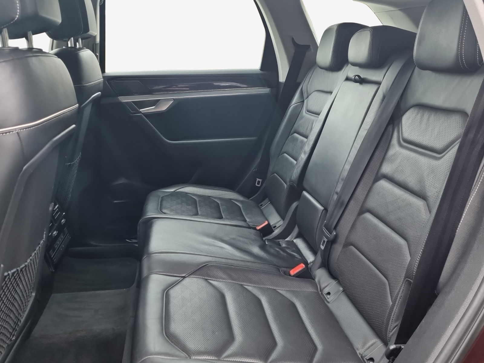 VW Touareg 3.0 TSI Elegance Tiptronic-image-11