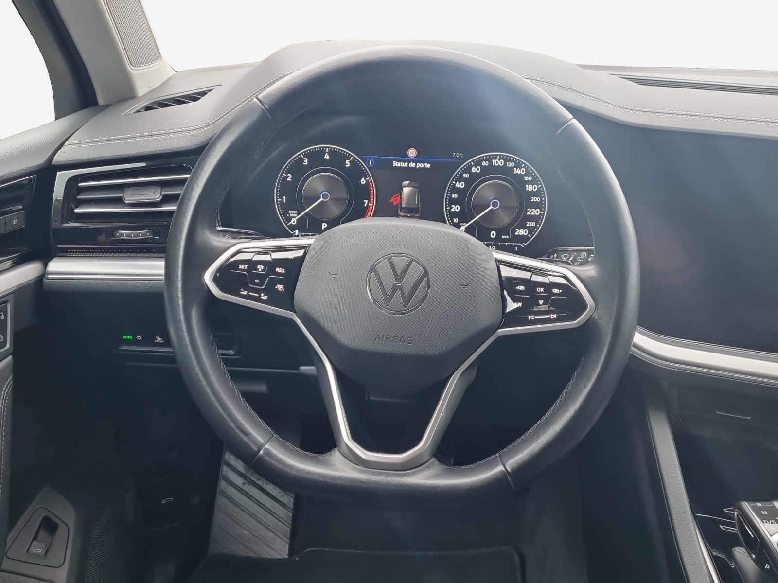 VW Touareg 3.0 TSI Elegance Tiptronic-image-9