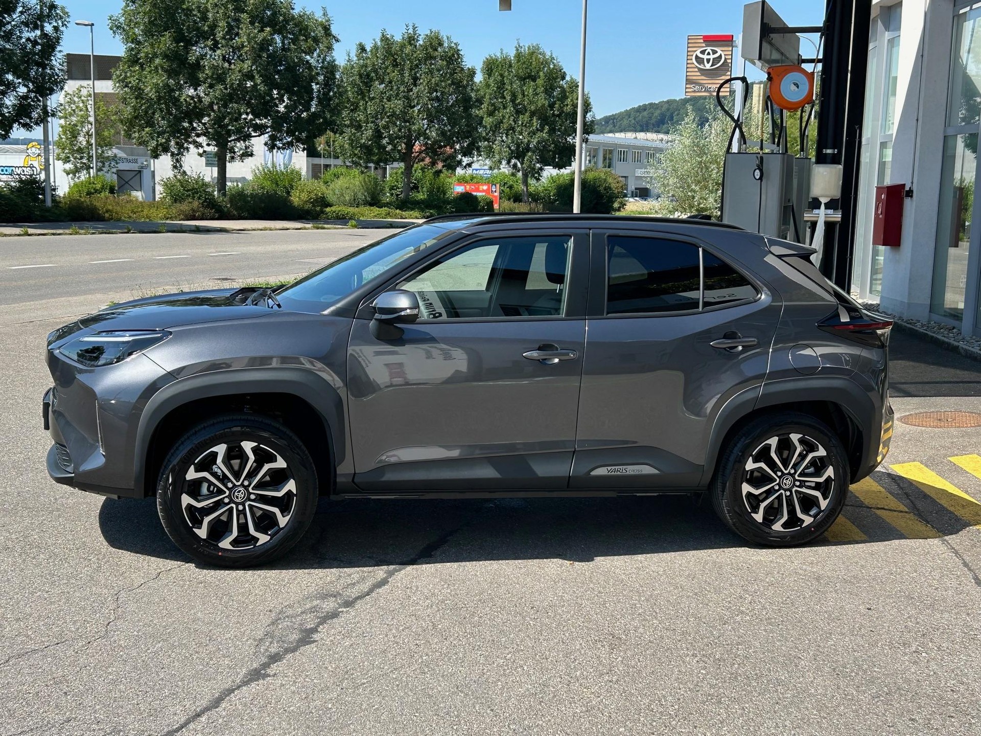 TOYOTA Yaris Cross 1.5 VVT-i HSD Trend AWD-i-image-1