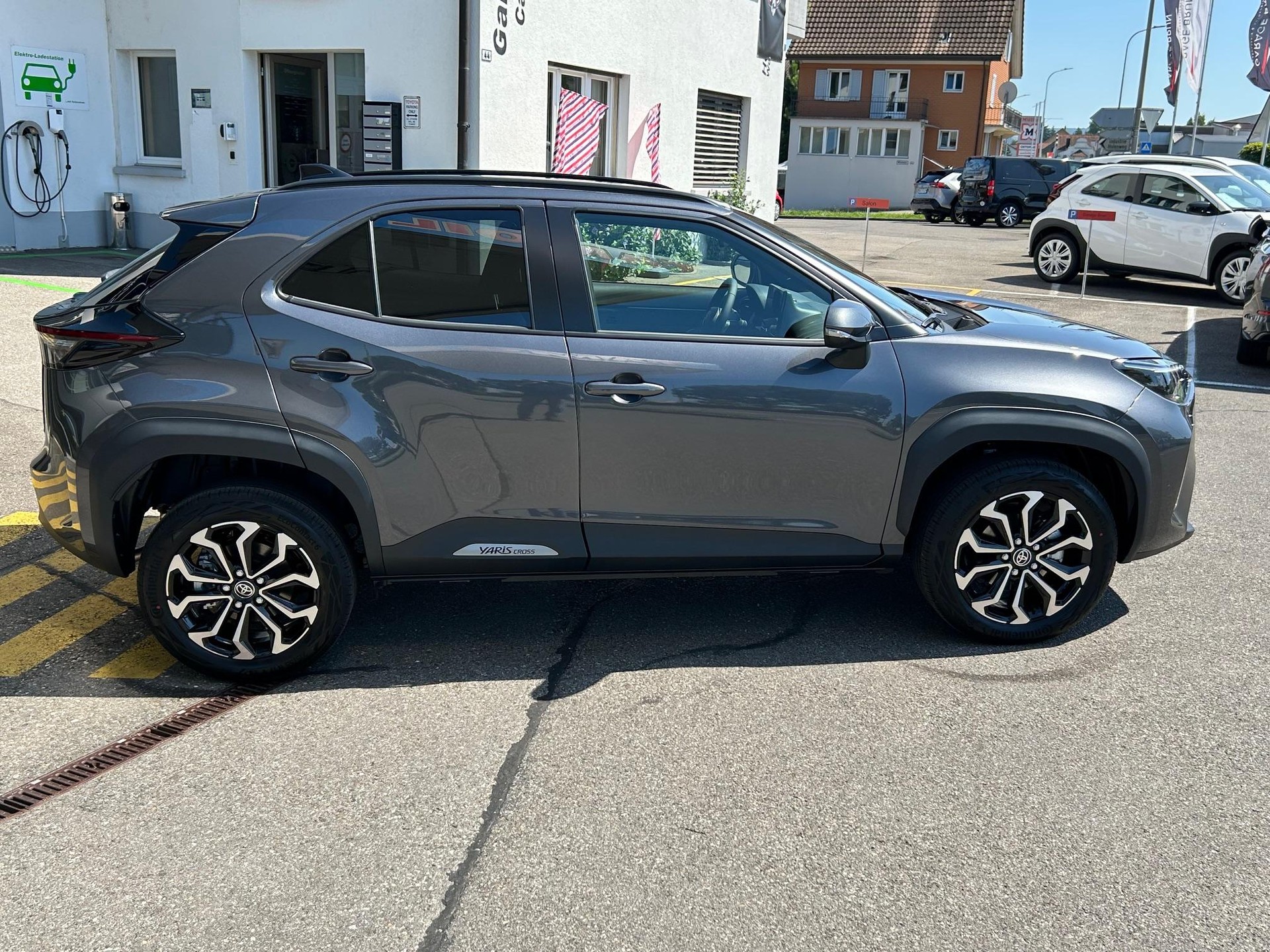 TOYOTA Yaris Cross 1.5 VVT-i HSD Trend AWD-i-image-5
