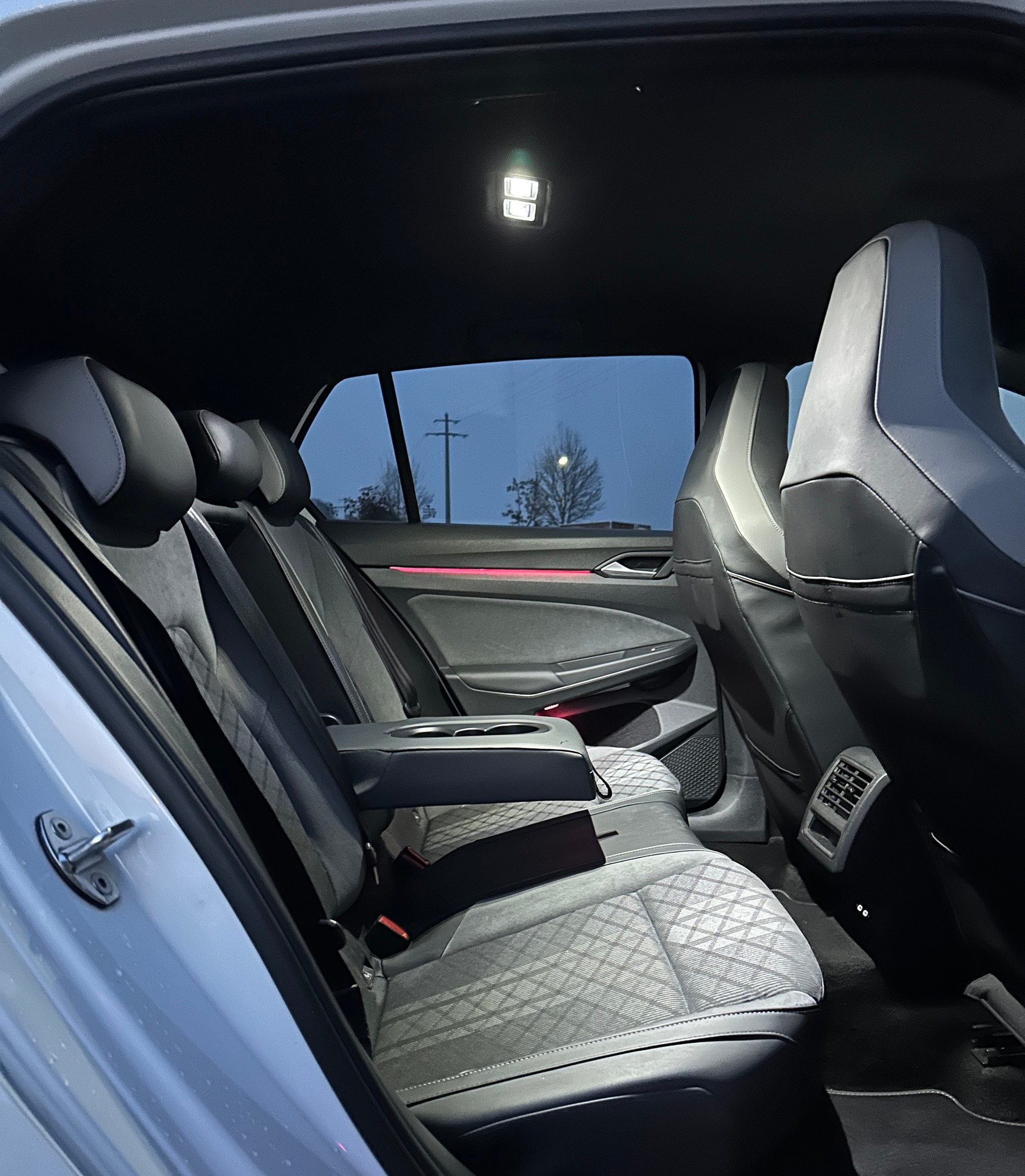 VW Golf 1.5 eTSI mHEV ACT R-Line DSG-image-14