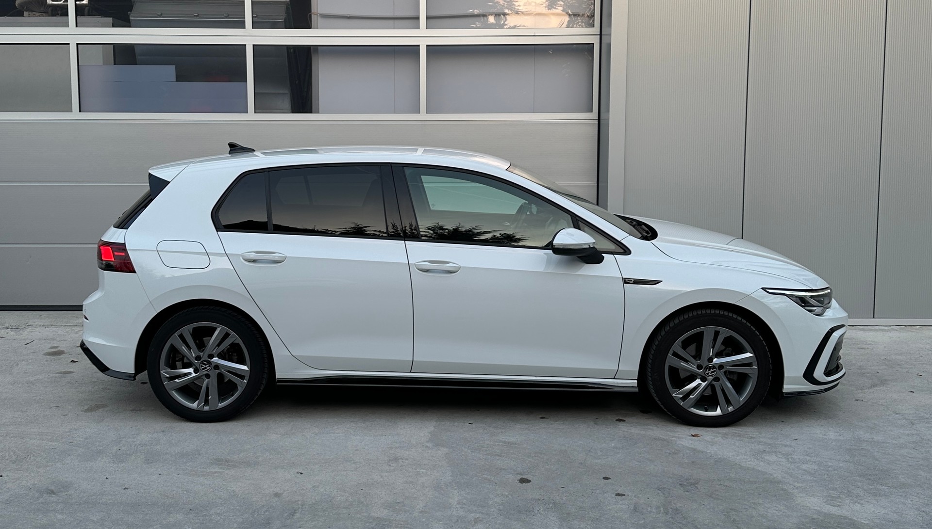 VW Golf 1.5 eTSI mHEV ACT R-Line DSG-image-1