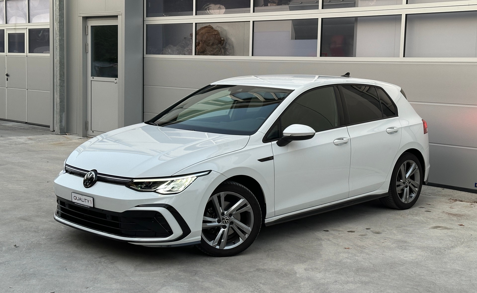 VW Golf 1.5 eTSI mHEV ACT R-Line DSG-image-6