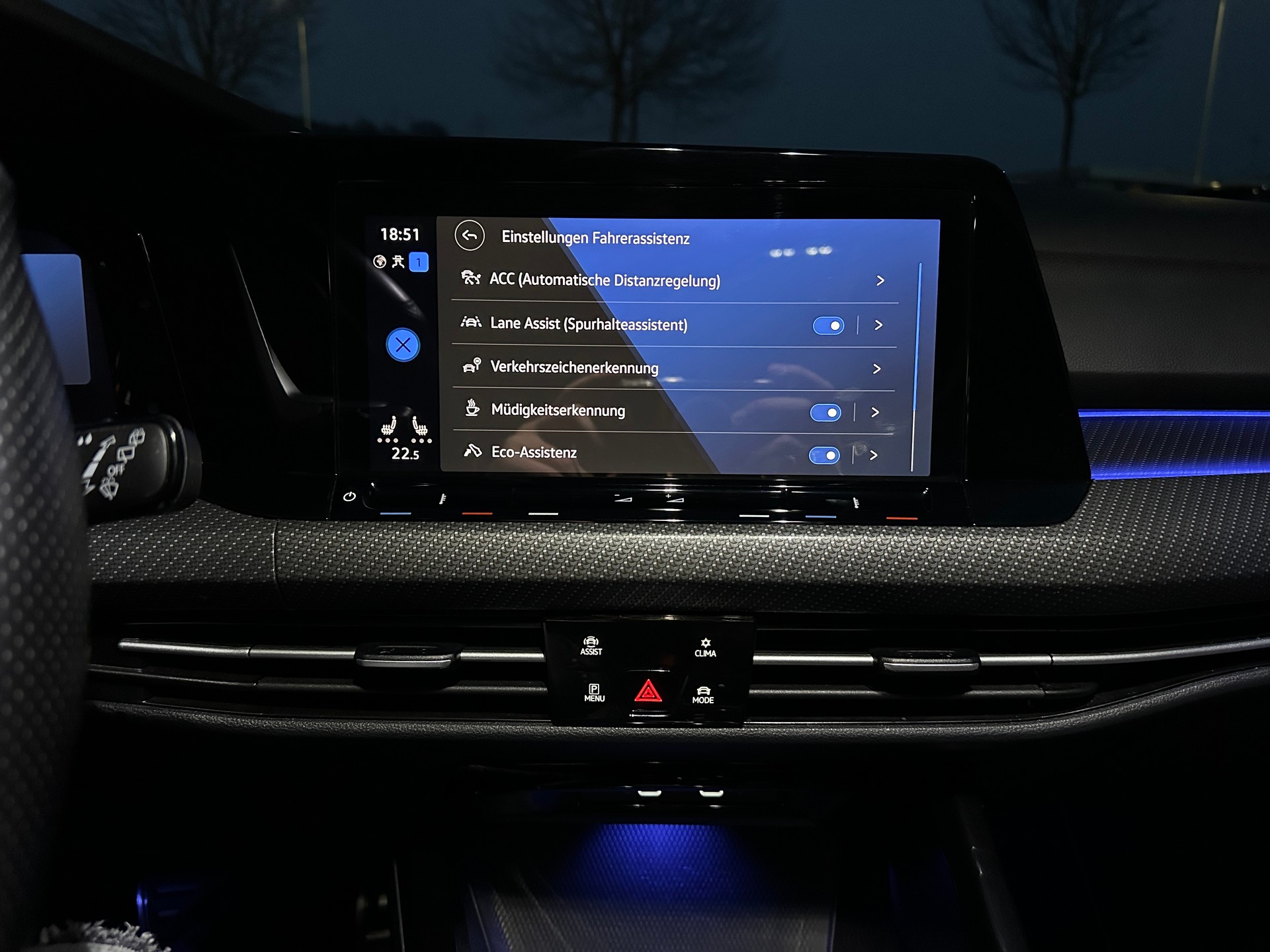 VW Golf 1.5 eTSI mHEV ACT R-Line DSG-image-8