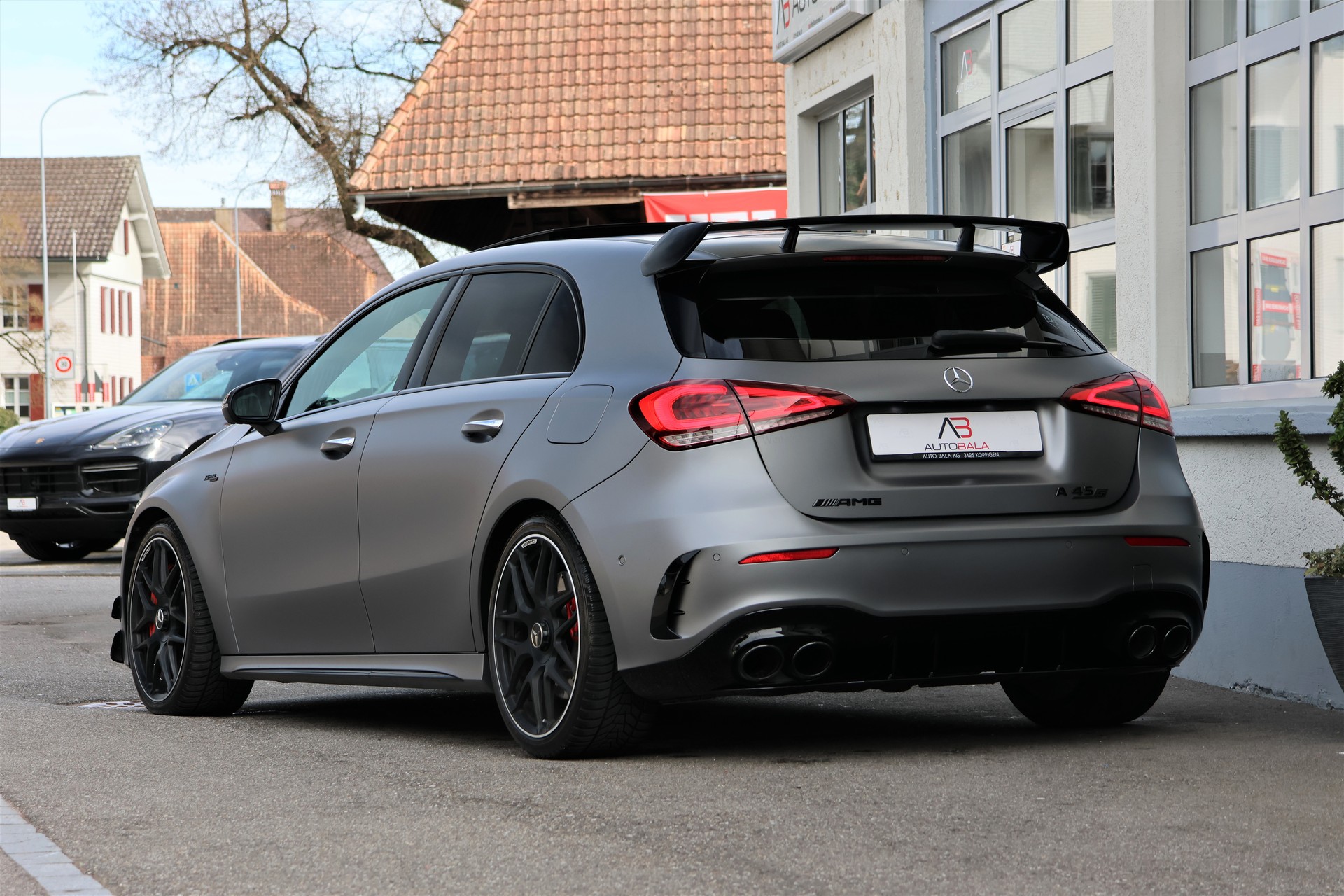 MERCEDES-BENZ A 45 S AMG 4Matic+ Speedshift (CH)-image-2