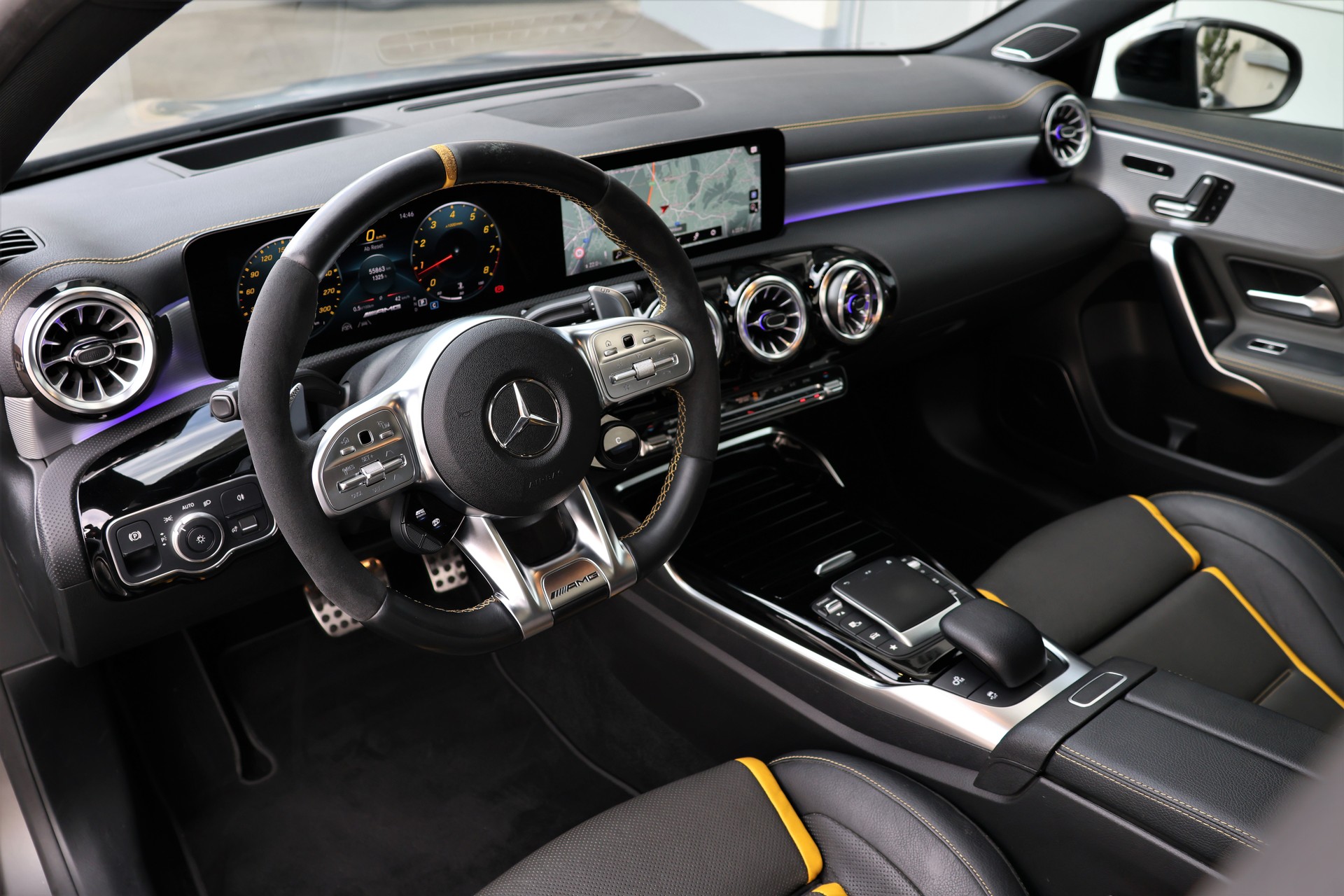 MERCEDES-BENZ A 45 S AMG 4Matic+ Speedshift (CH)-image-10