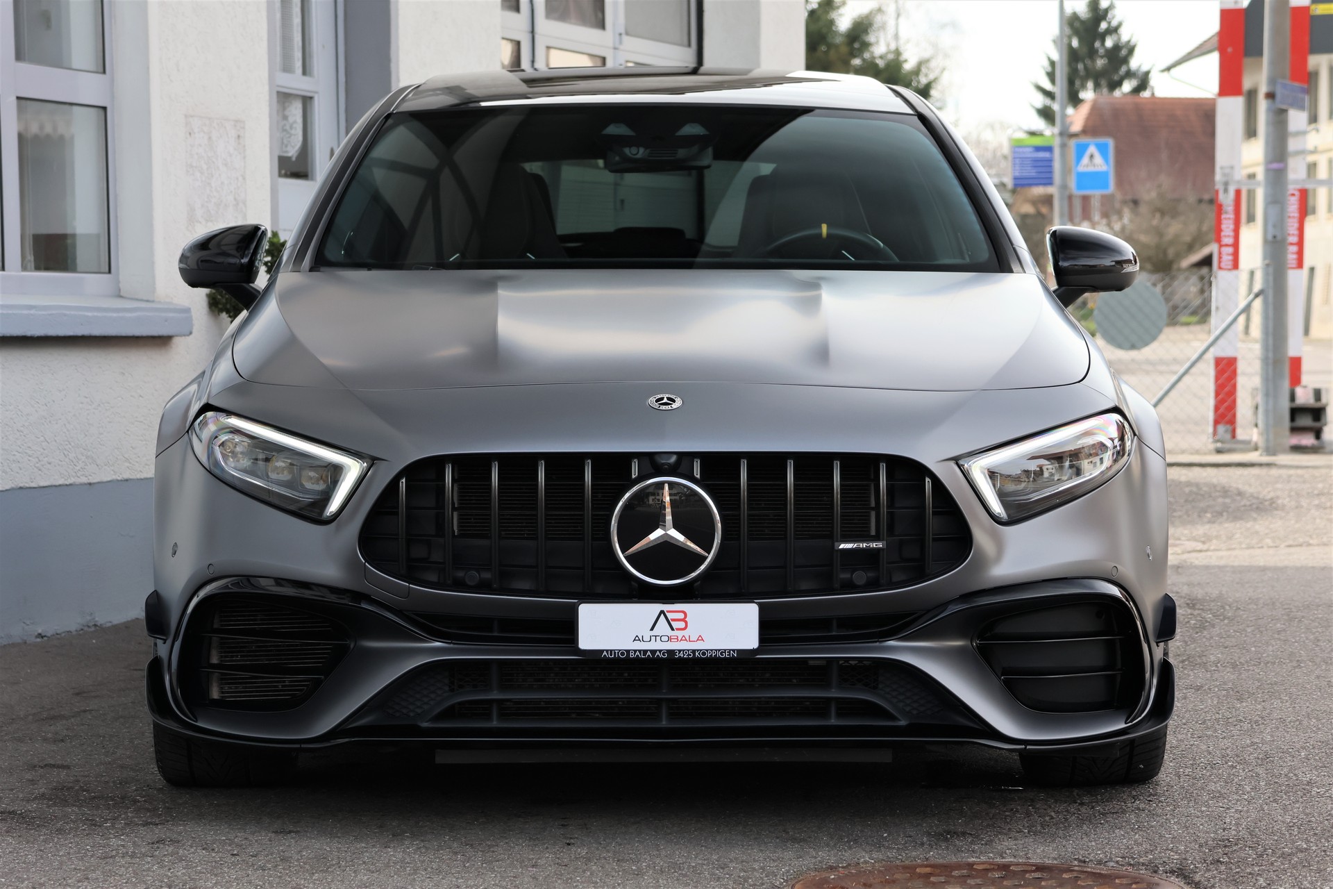 MERCEDES-BENZ A 45 S AMG 4Matic+ Speedshift (CH)-image-1