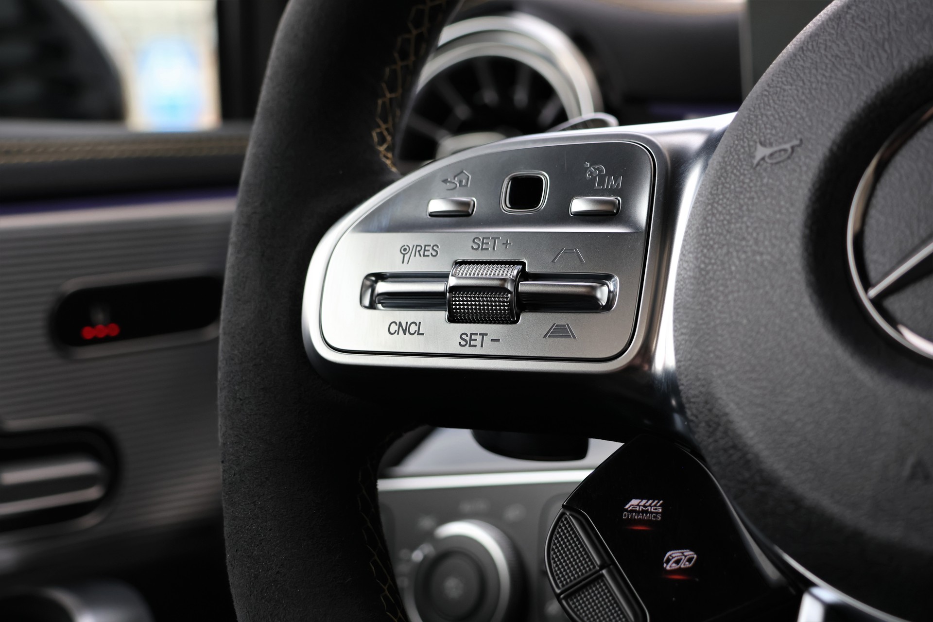 MERCEDES-BENZ A 45 S AMG 4Matic+ Speedshift (CH)-image-17