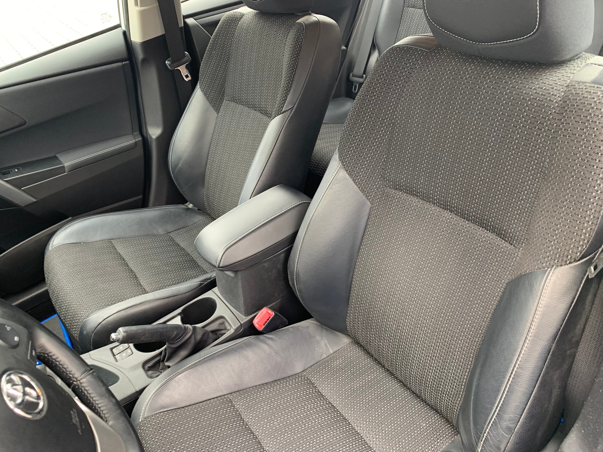 TOYOTA Auris 1.8 16V HSD Linea Sol-image-7