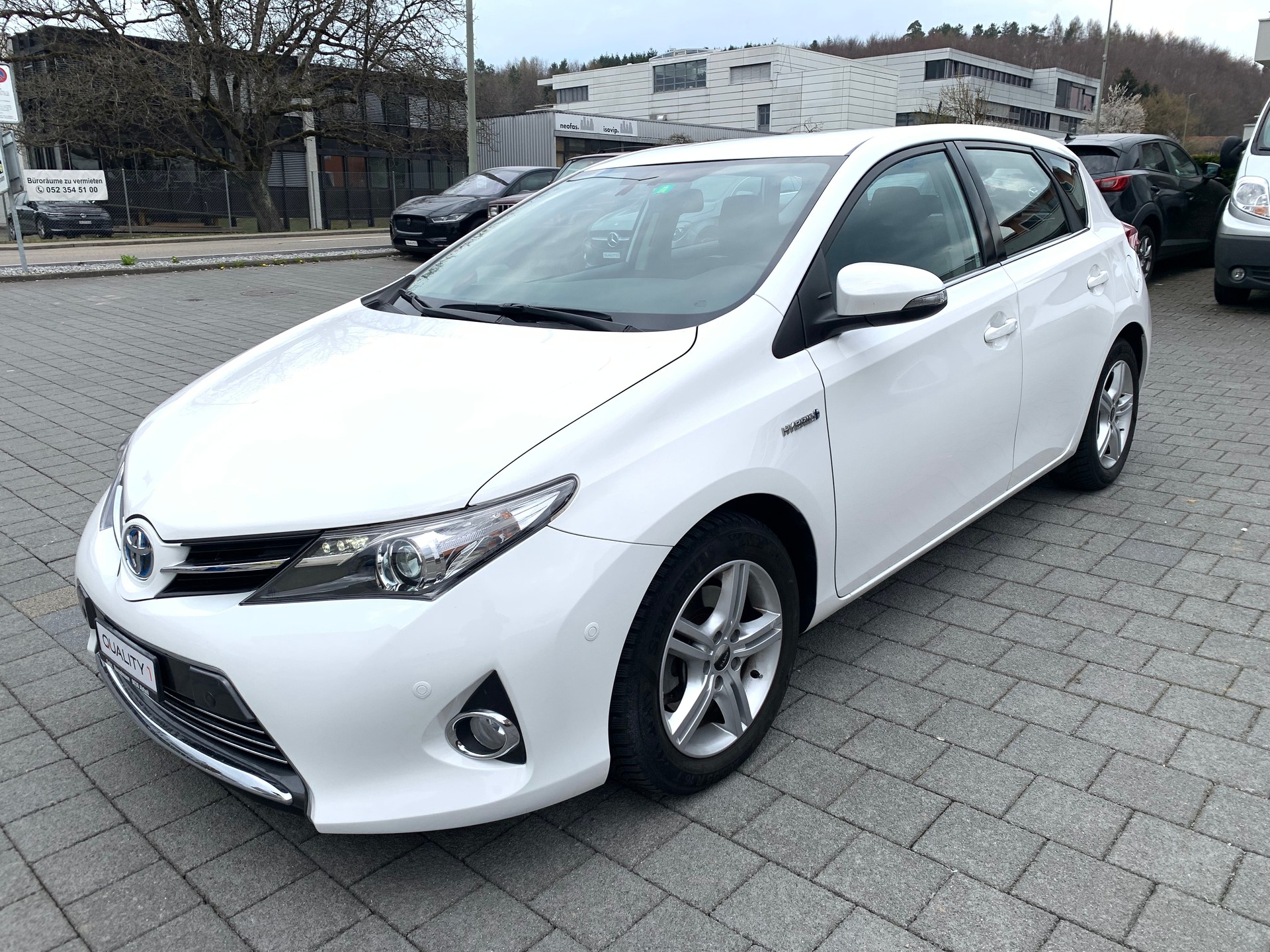 TOYOTA Auris 1.8 16V HSD Linea Sol-image-0