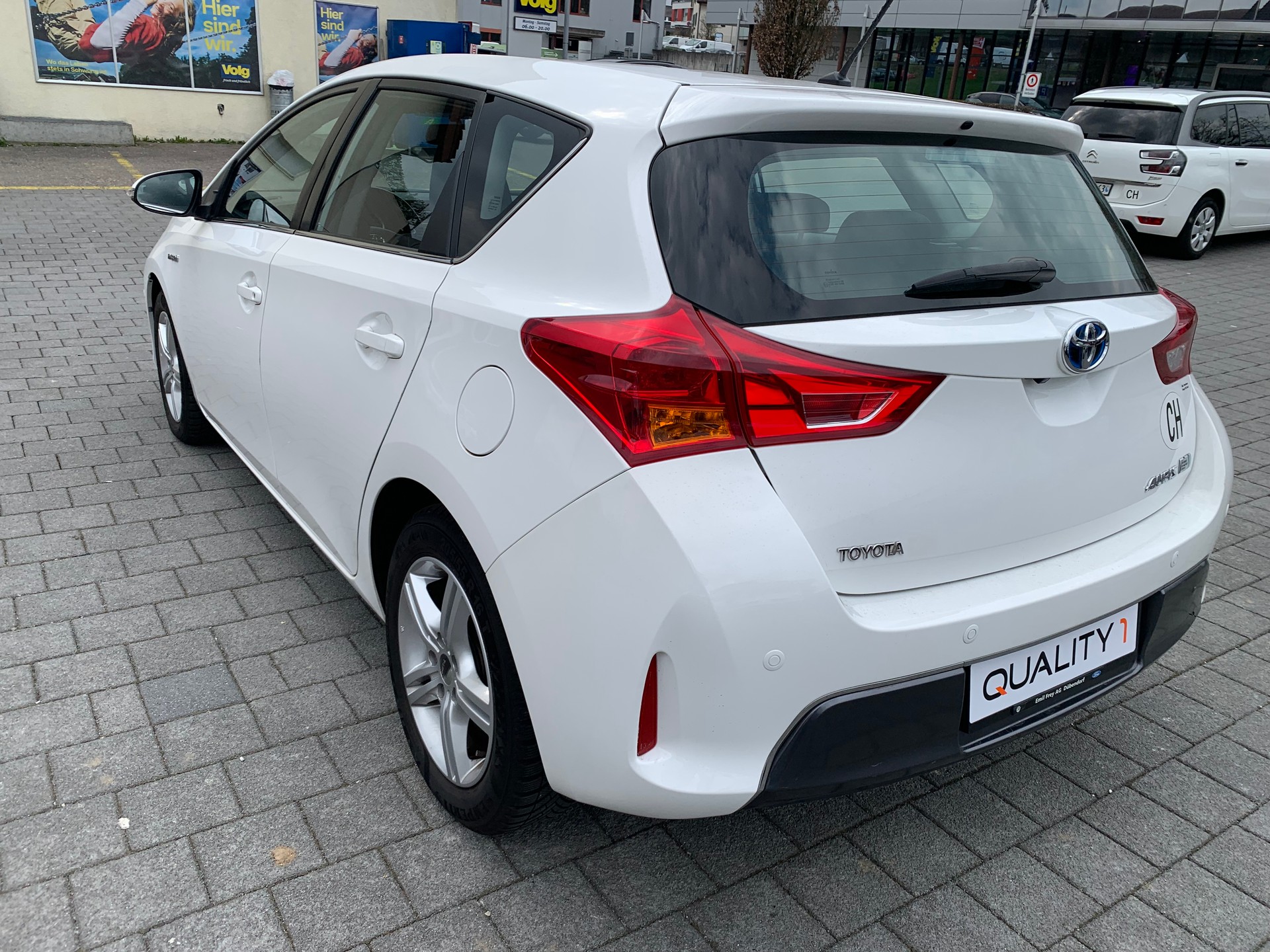 TOYOTA Auris 1.8 16V HSD Linea Sol-image-3