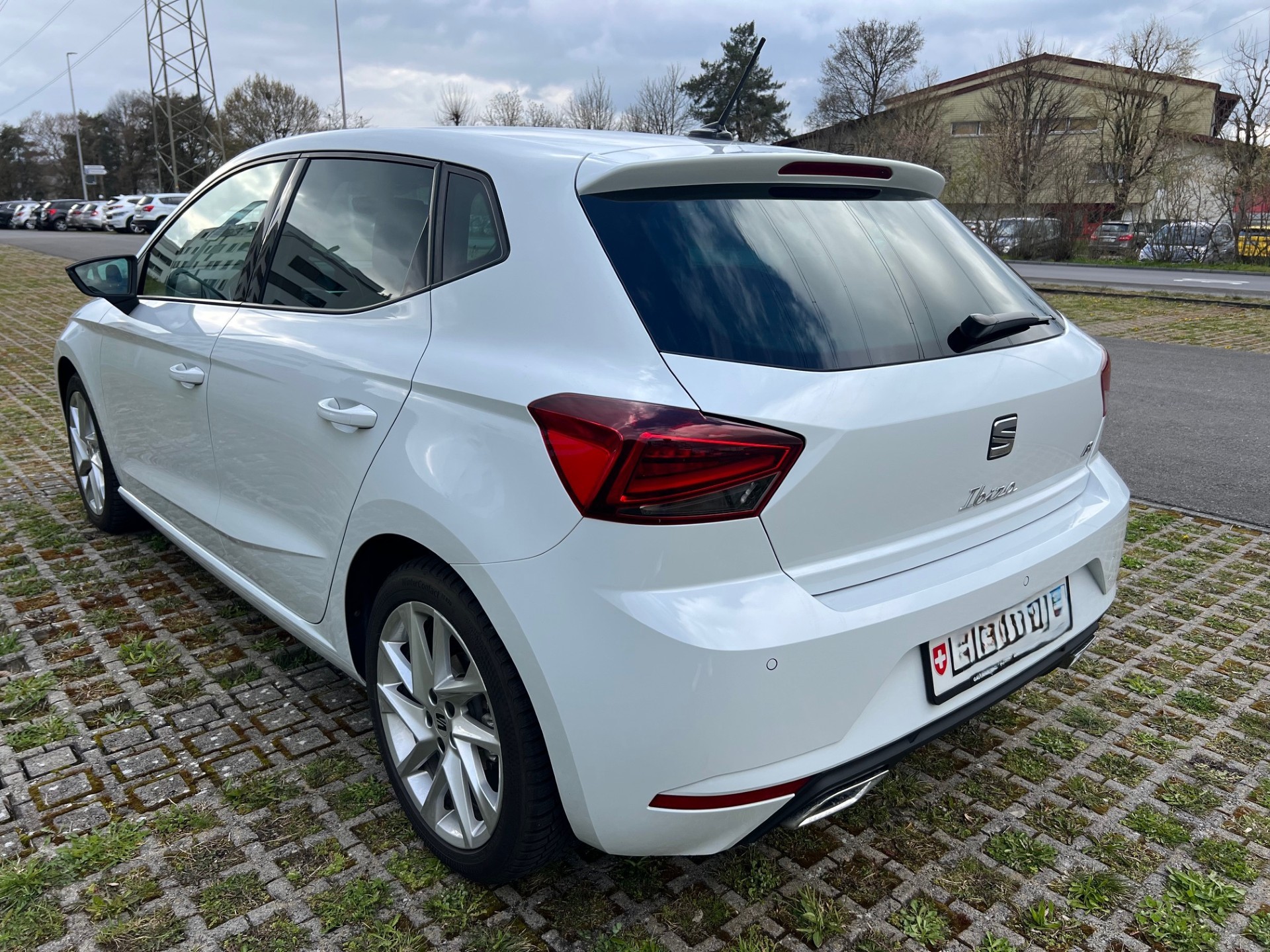 SEAT Ibiza 1.0 EcoTSI FR DSG-image-1