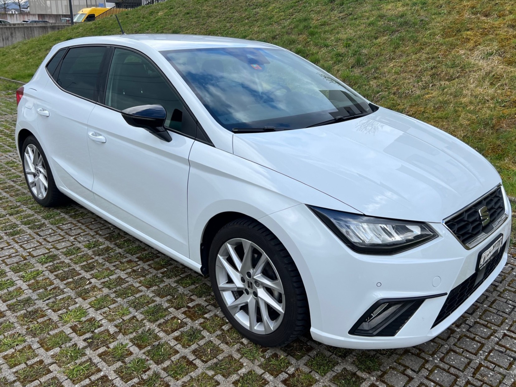 SEAT Ibiza 1.0 EcoTSI FR DSG-image-0