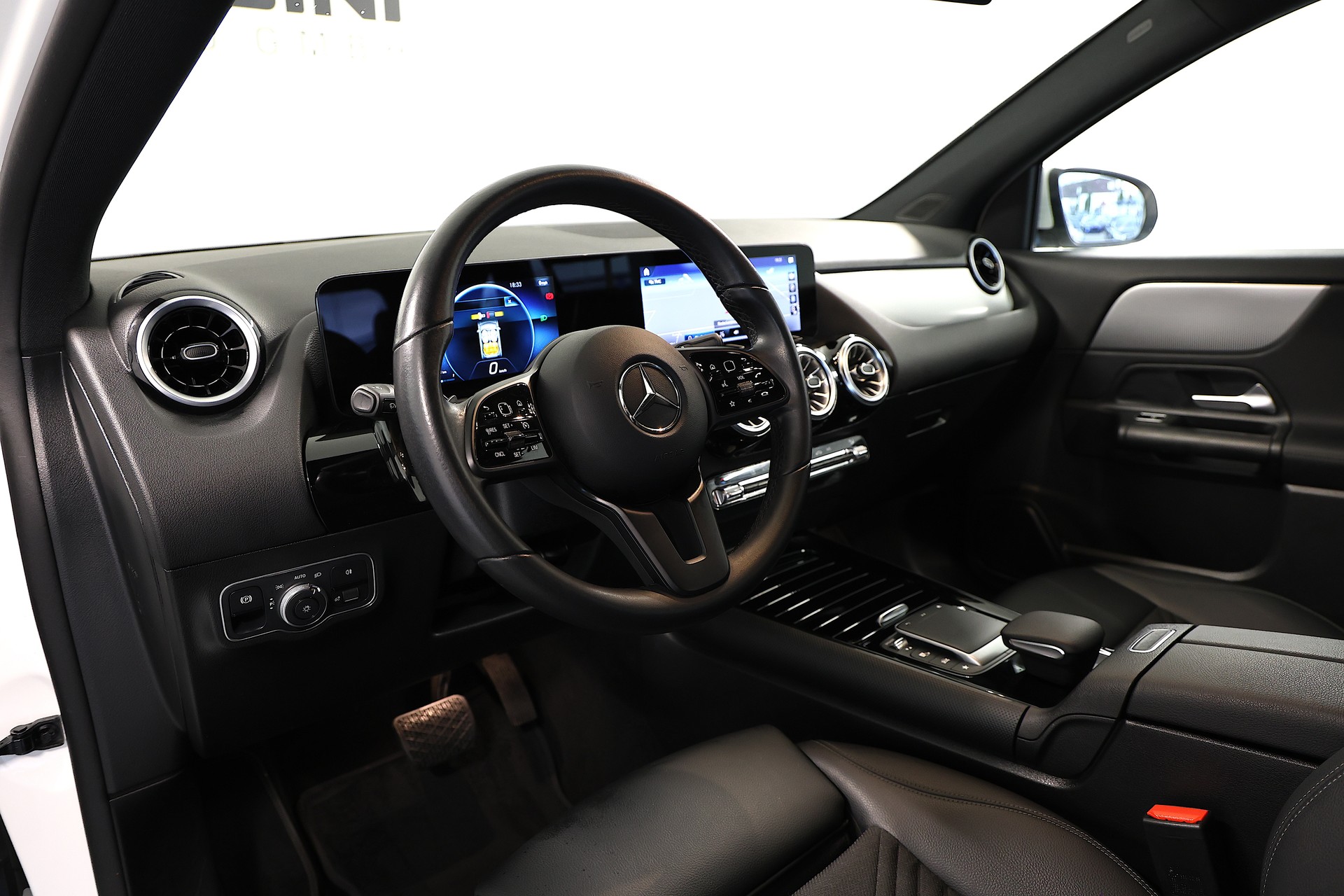 MERCEDES-BENZ GLA 200d 4Matic Style 8G-DCT-image-7